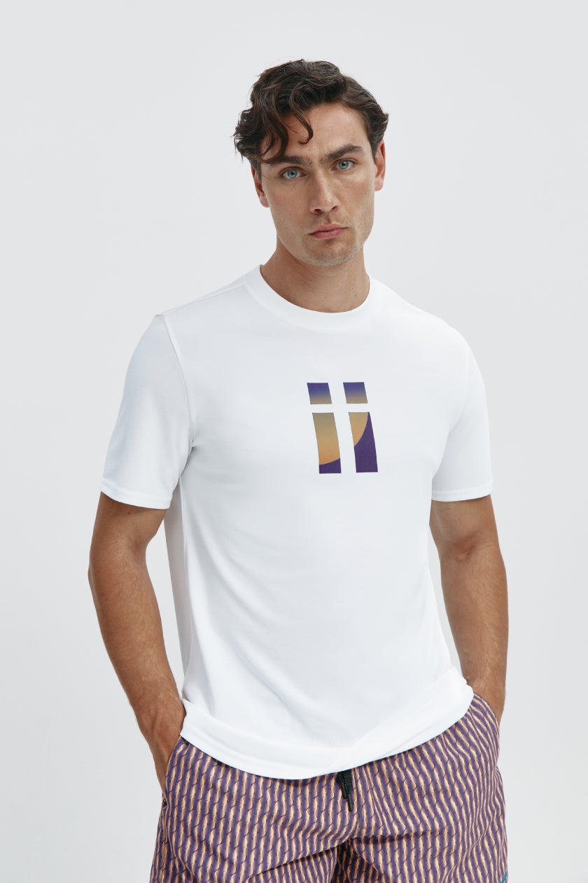 nueva-coleccion-sepiia-verano-foto-13_look_hombre-camiseta-logo.jpg__PID:db62fa47-e6ac-49e5-880f-0c6811f0a550