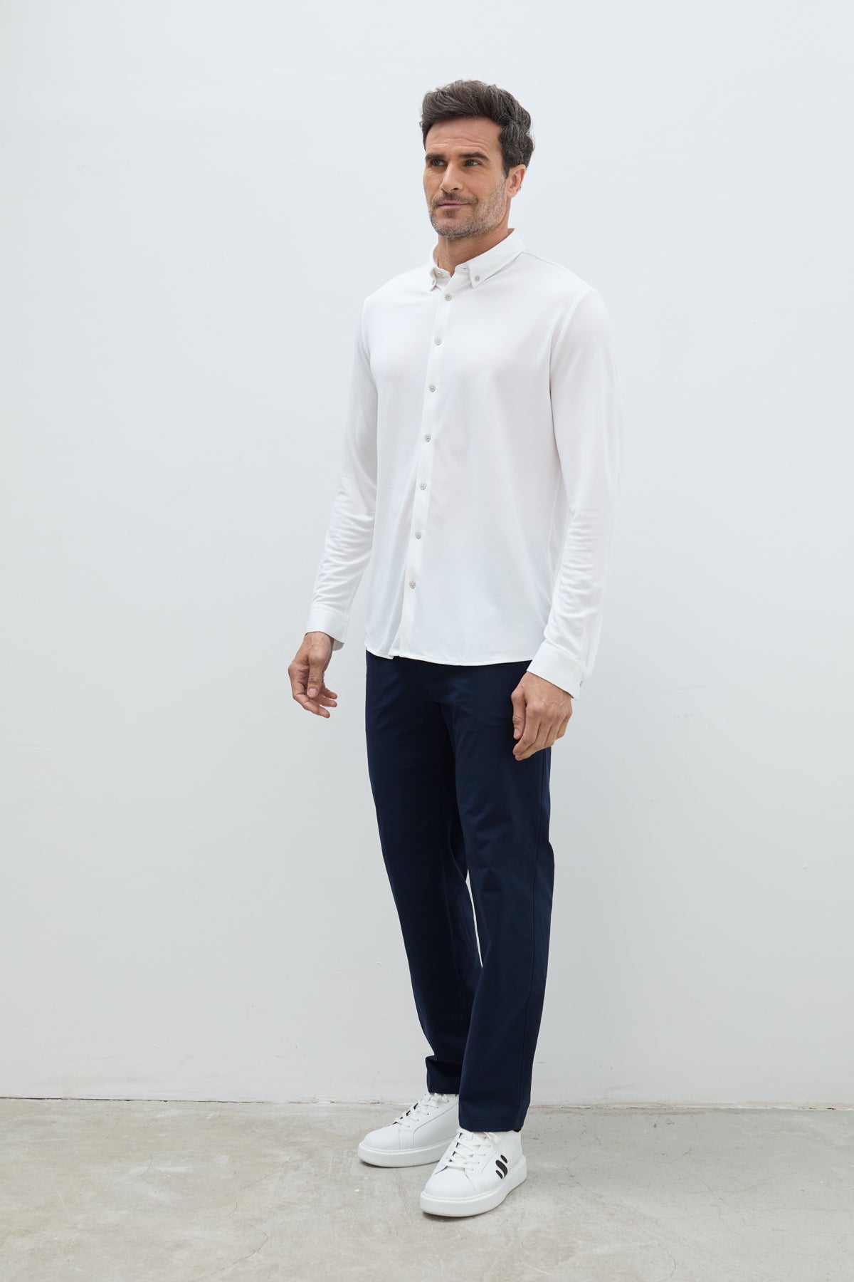 Regular fit casual white shirt