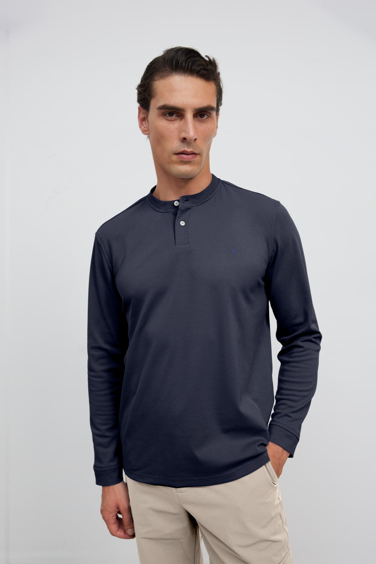 camiseta polo henley azul marino ranger plano medio