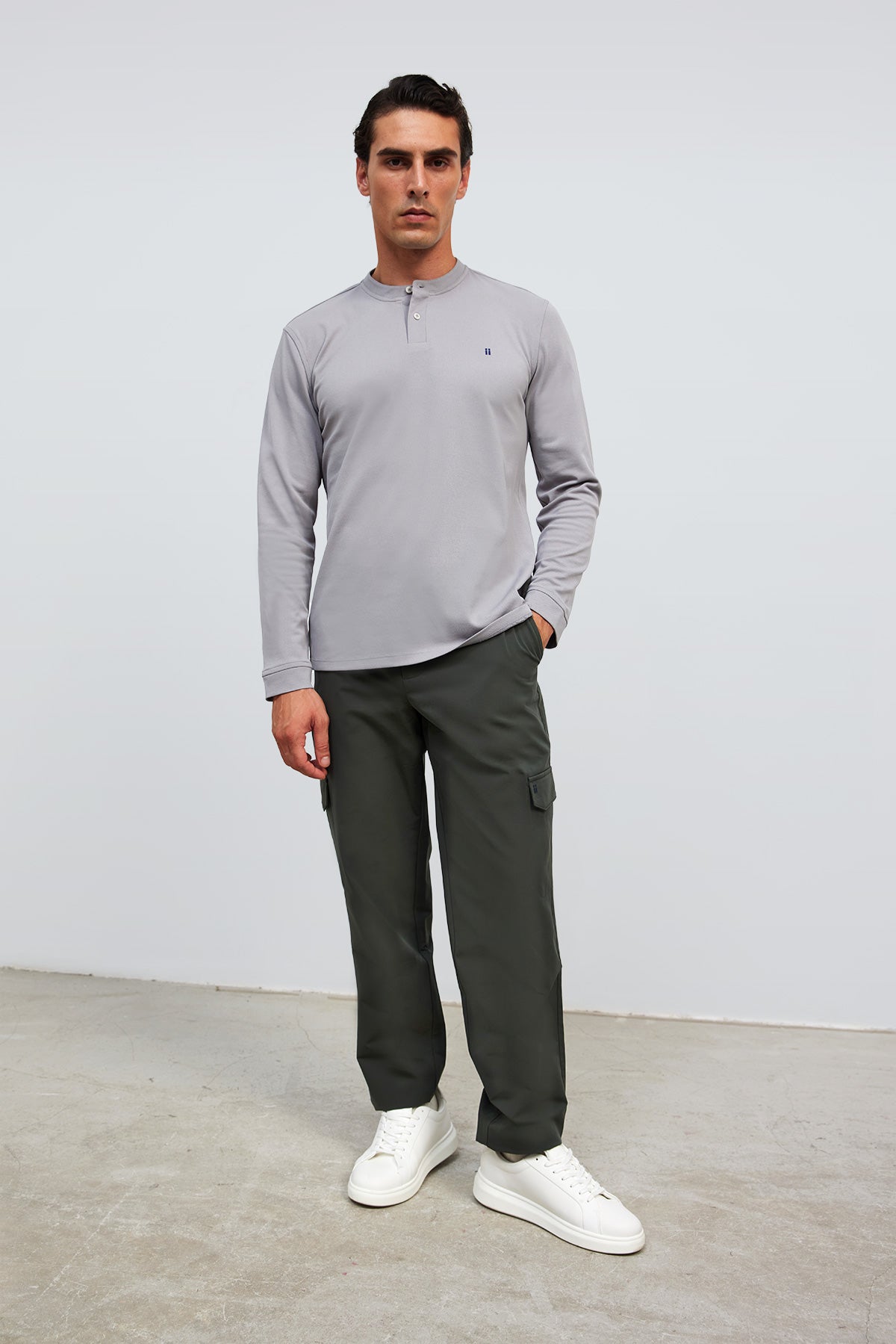 camiseta polo henley gris ranger cuerpo entero