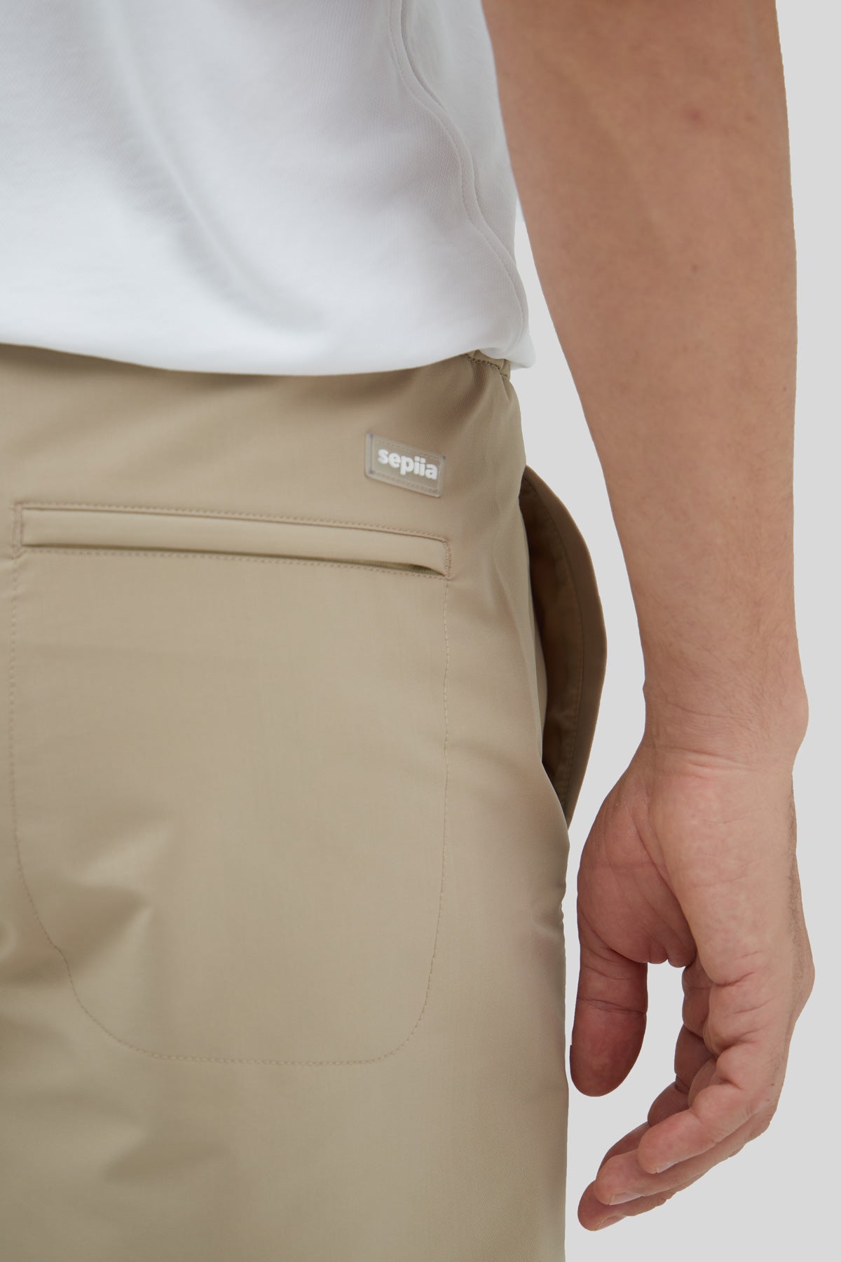 Beige shorts | Enrique Alex