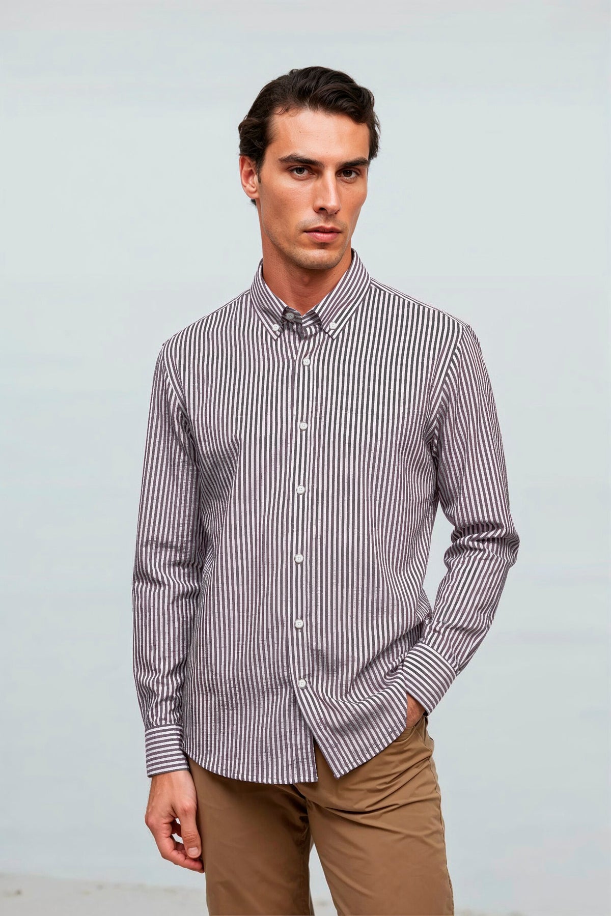 Camisa casual hombre rayas ciruela regular