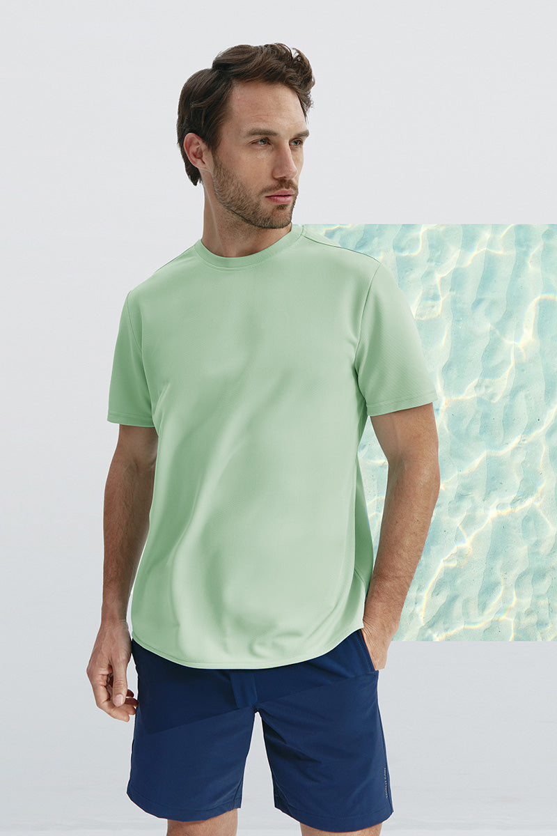Camiseta ICE para hombre en verde freeze de Sepiia, fresca y resistente a arrugas y manchas. Foto de frente.