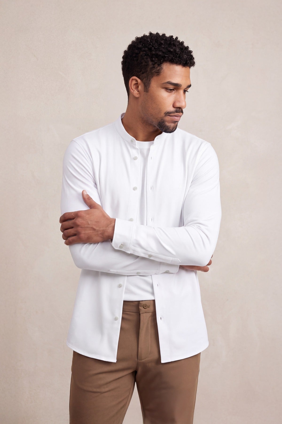 Camisa casual cuello mao hombre blanco regular