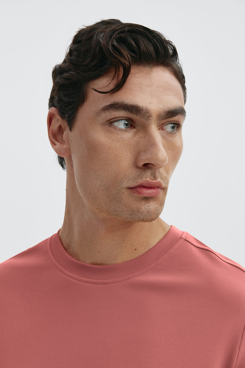 Camiseta de hombre cobre de manga corta, antiarrugas y antimanchas Foto retrato