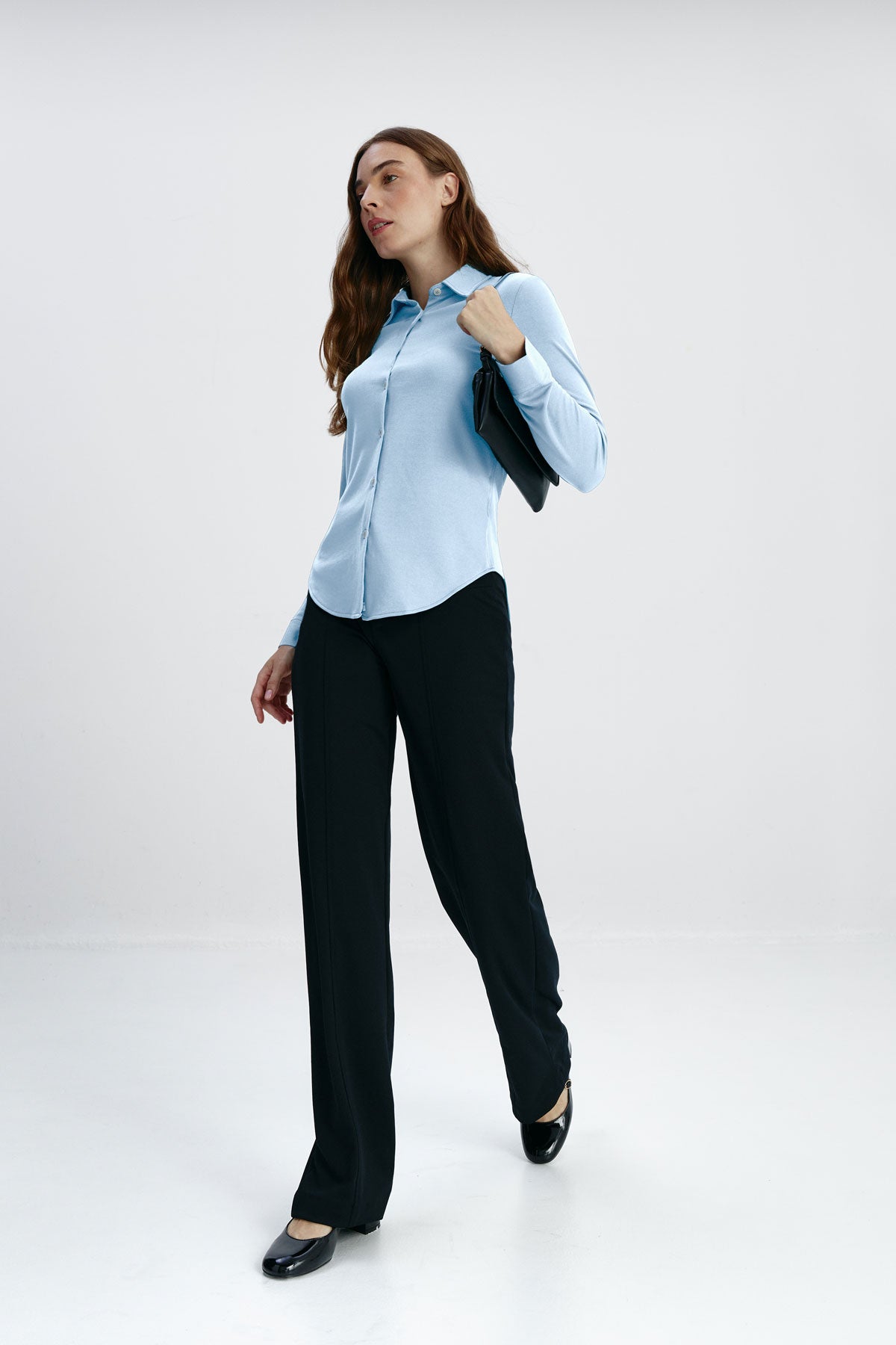 Camisa celeste slim fit mujer