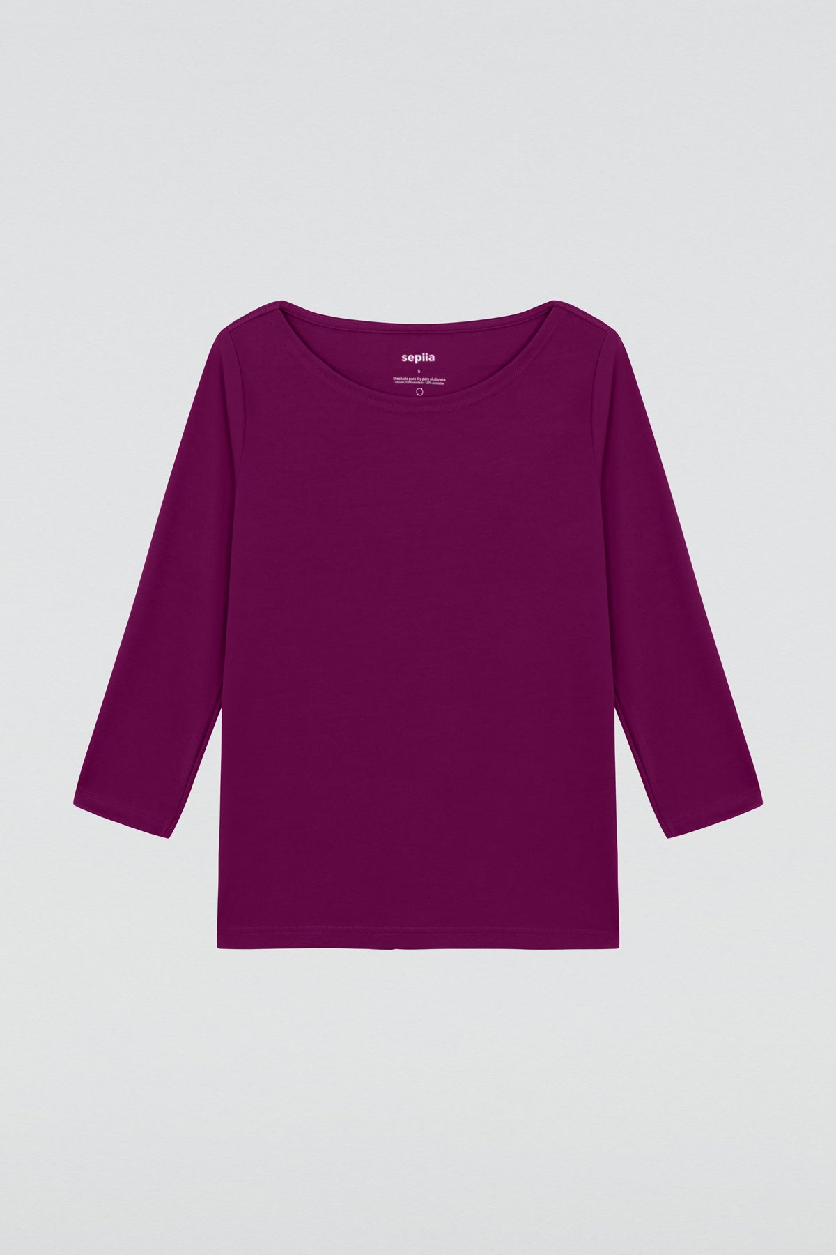 Camiseta barco para mujer galaxia de Sepiia, estilo y comodidad en una prenda versátil. Foto prenda en plano