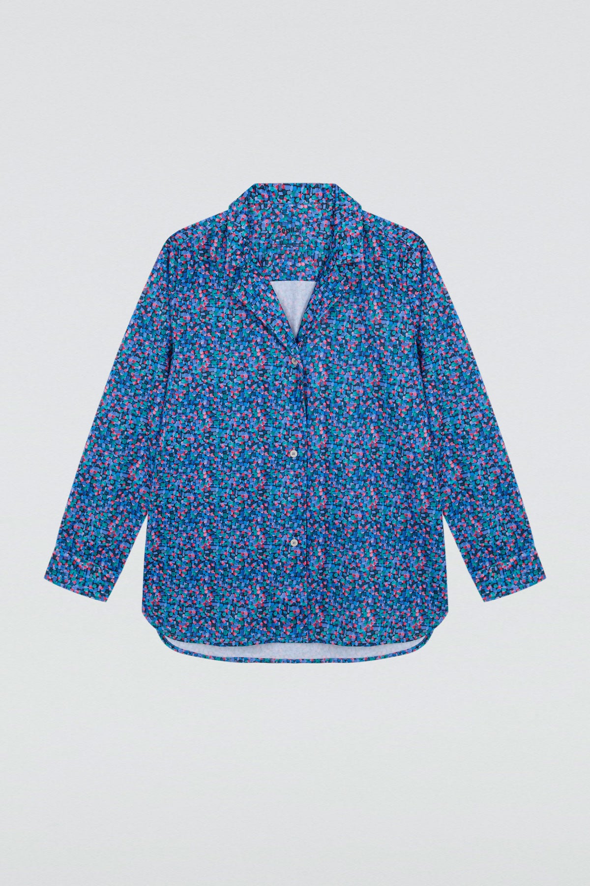 Camisa manga corta iris de Sepiia, fresca y elegante, perfecta para el verano. Foto plano