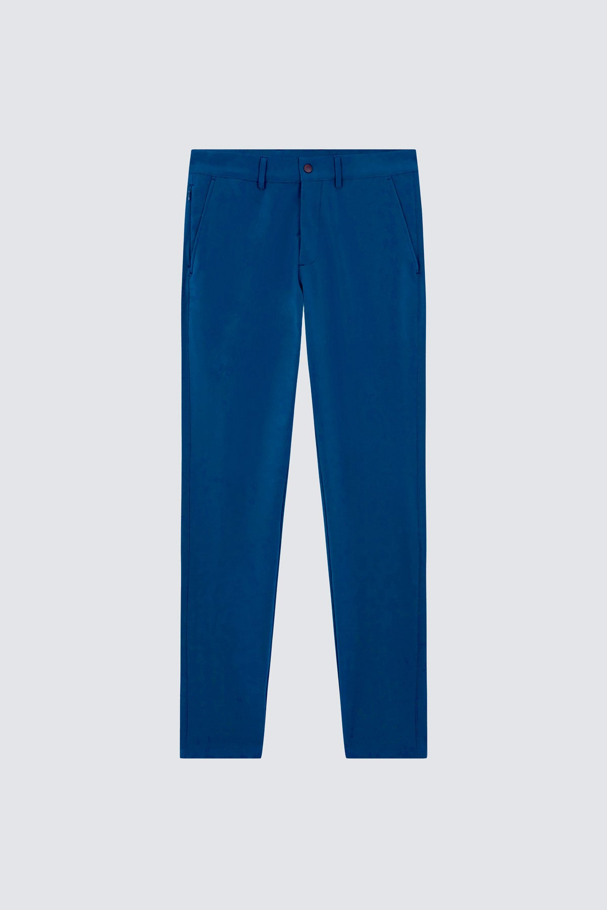 Pantalón para hombre azul marino: Pantalón chino slim azul marino para hombre con tecnología termorreguladora Coolmax. Foto prenda en plano