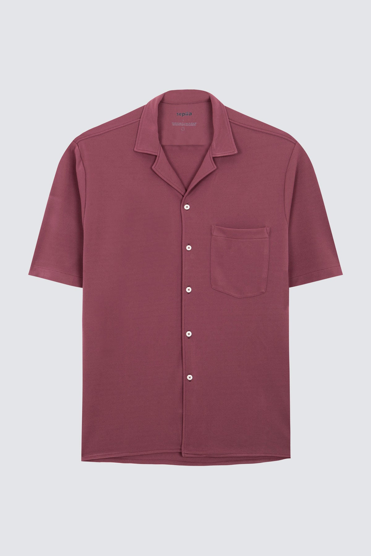 Camisa manga corta sedna de Sepiia, fresca y elegante, perfecta para el verano. Foto prenda en plano