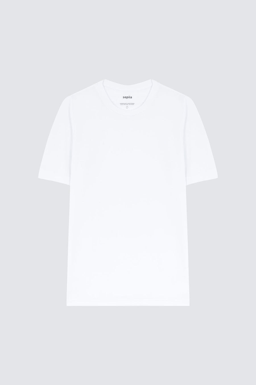 Camiseta de hombre blanca de manga corta, antiarrugas y antimanchas. foto prenda en plano