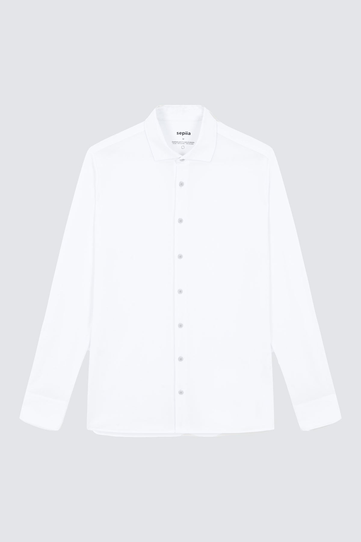 Camisa de vestir blanca de manga larga regular para hombre Sepiia: Camisa de vestir blanca de manga larga regular para hombre sin arrugas, antimanchas, perfecta para traje o americana. Foto prenda en plano