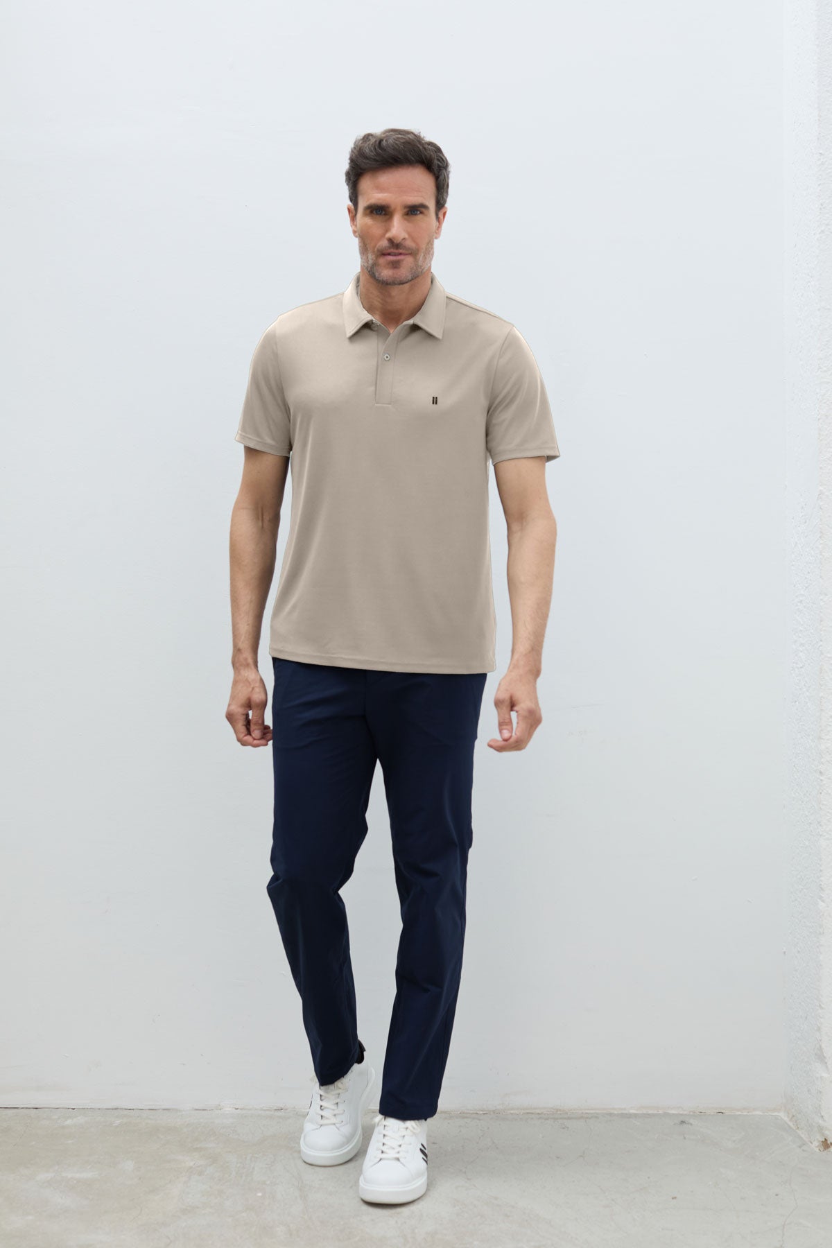 polo manga corta beige hombre look completo 