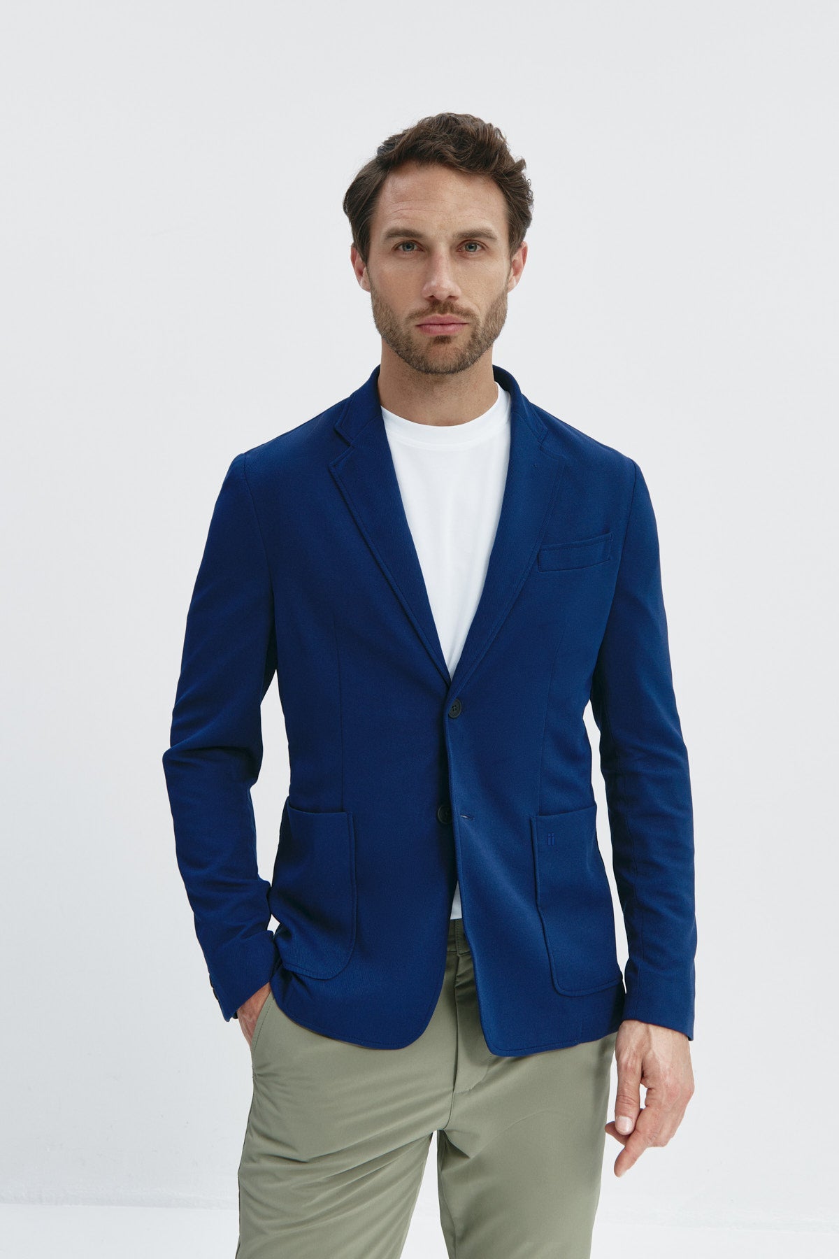 Pack blazer + casual shirt