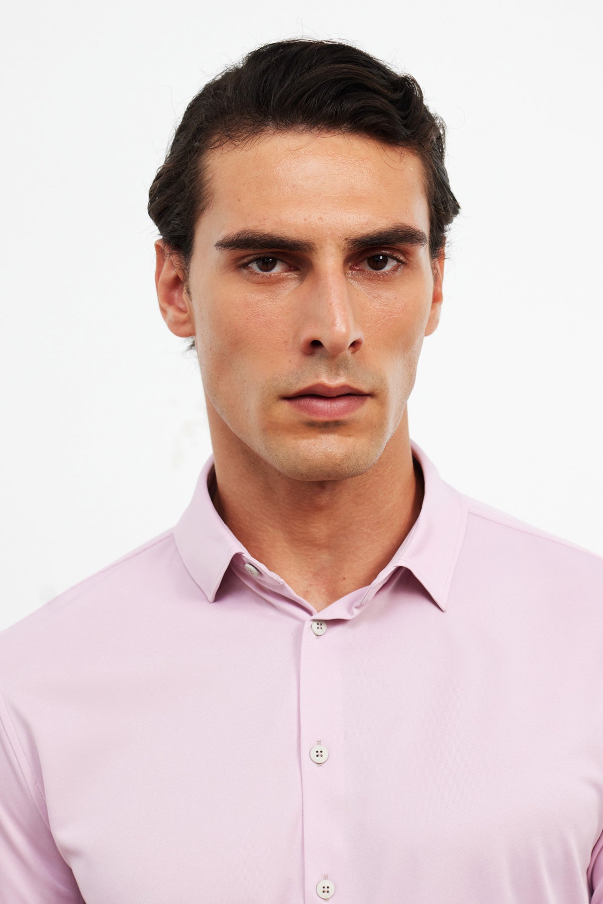 camisa de vestir rosa regular detalle 