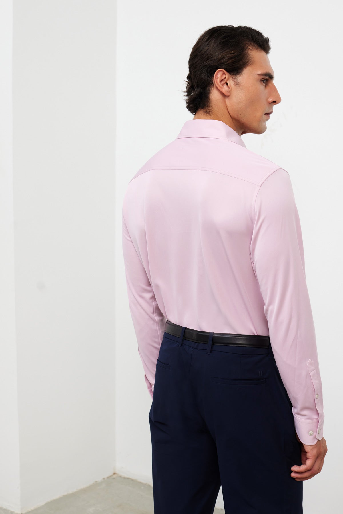 camisa de vestir rosa regular espalda