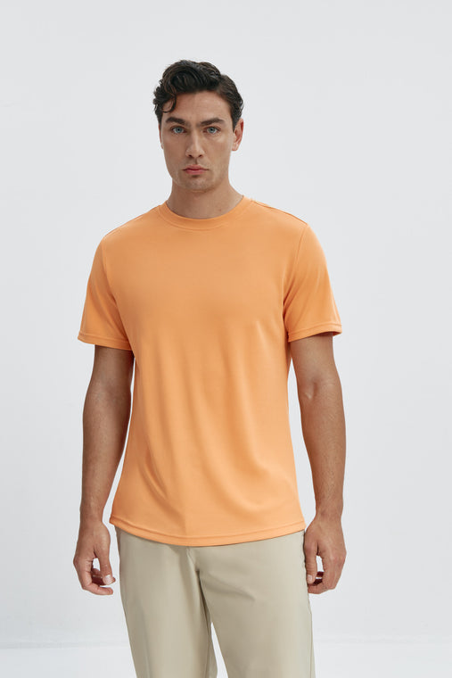 Camiseta de hombre en naranja calatea de Sepiia, fresca y estilosa. Foto frente