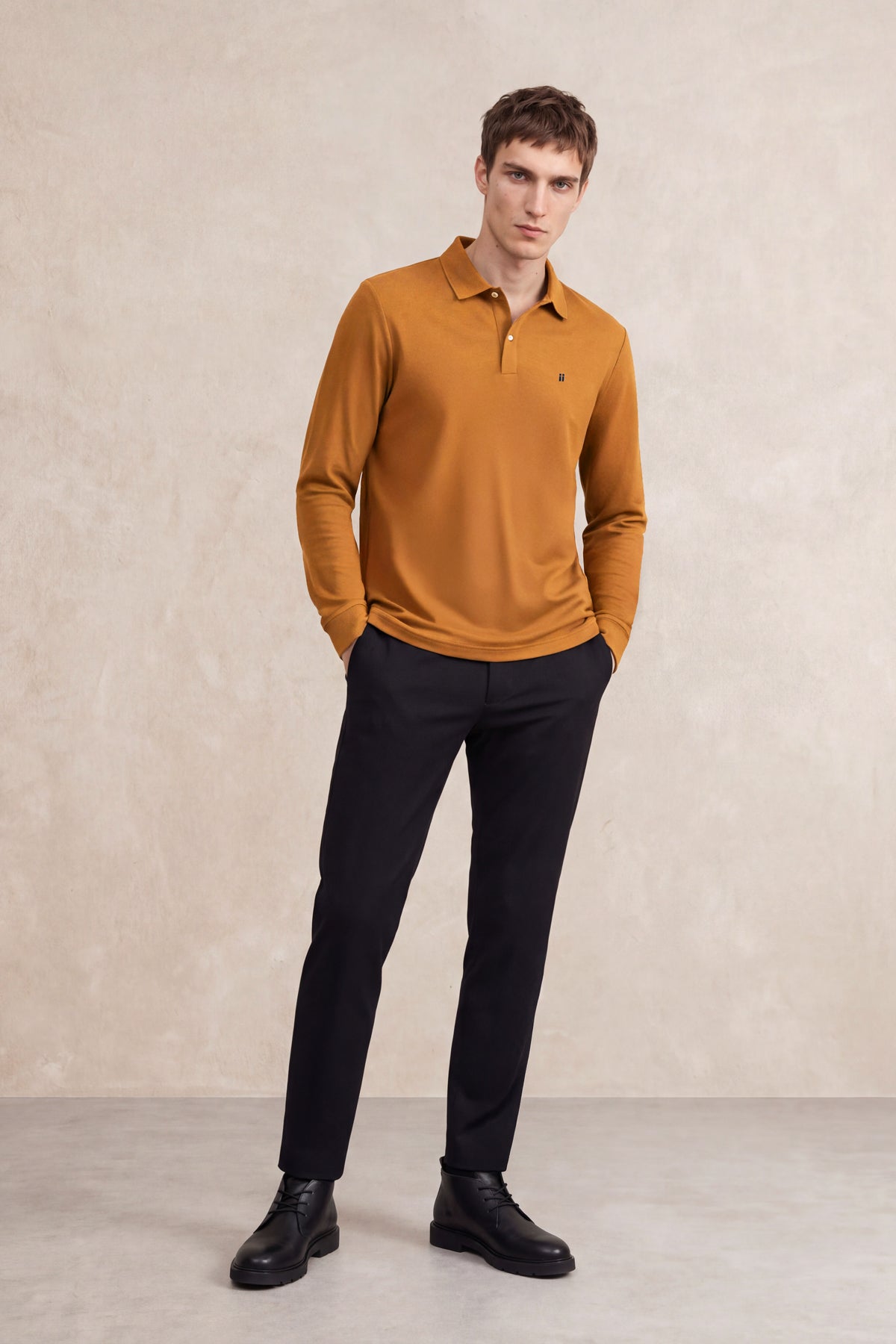 polo manga larga marrón ranger cuerpo entero