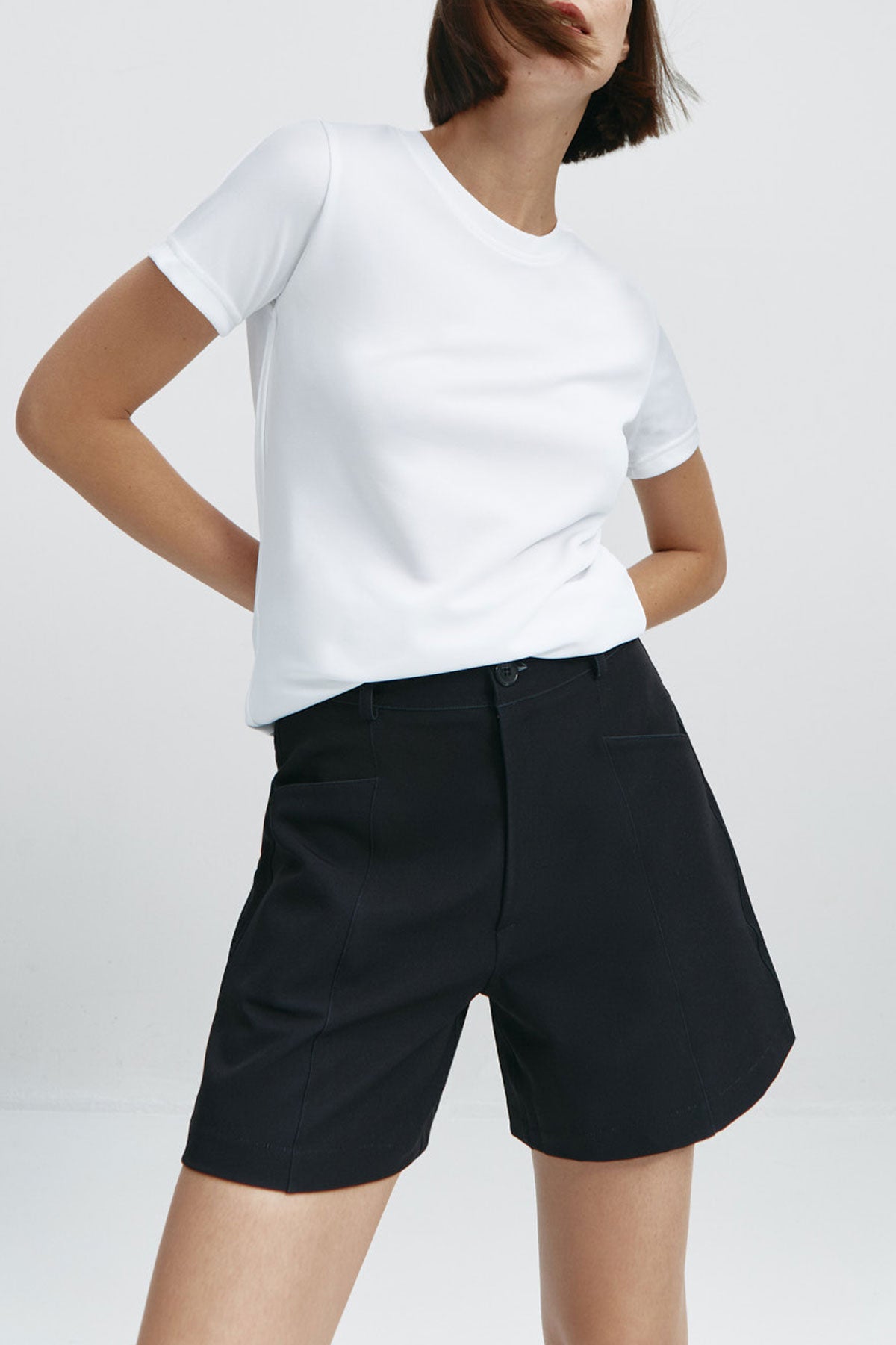 Camiseta básica feminina LOGO branca