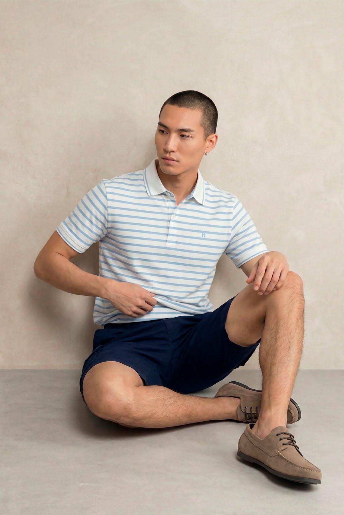 Men's navy blue cargo shorts