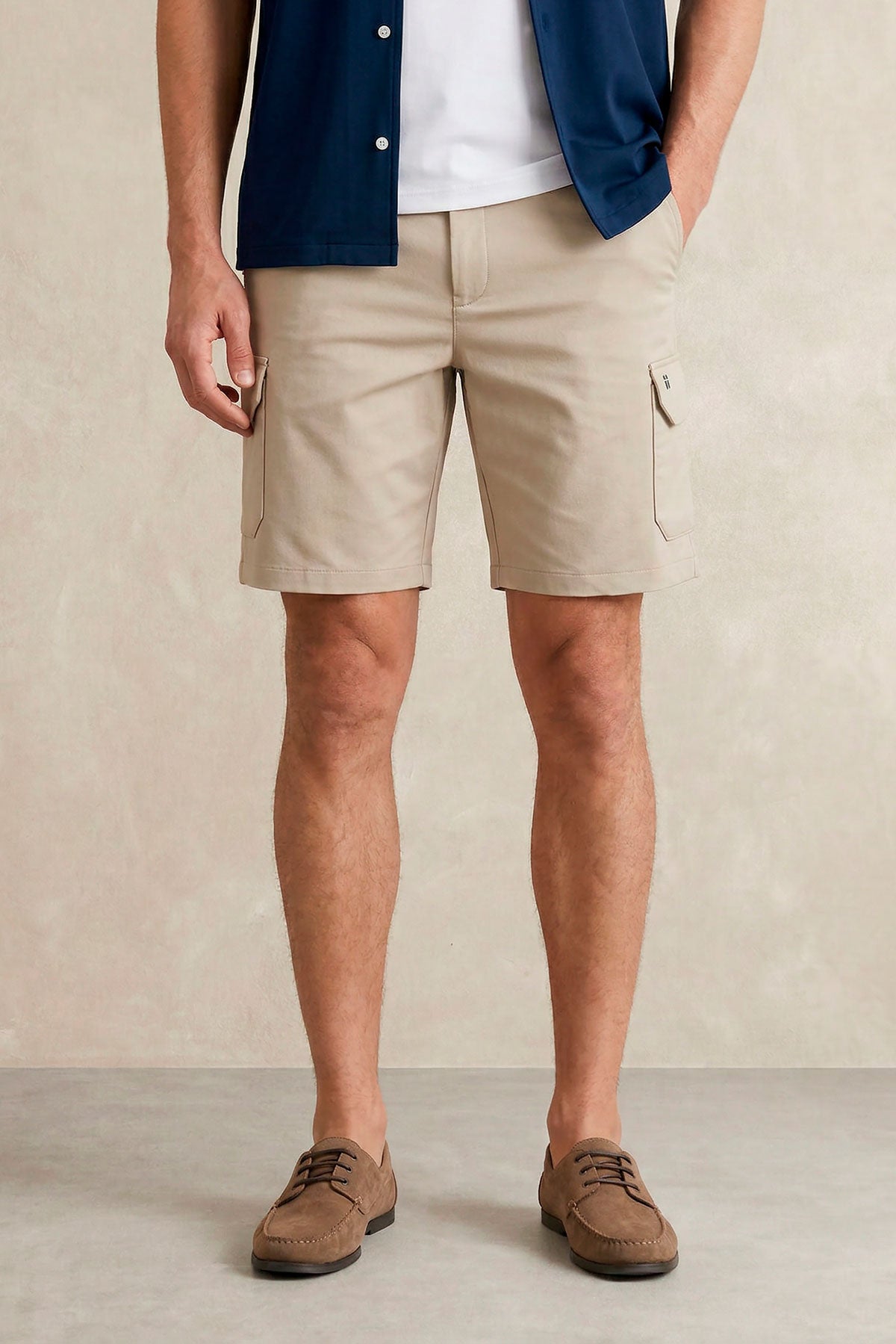 Men's beige cargo shorts