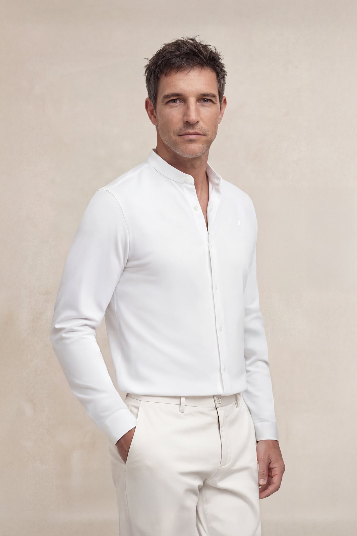 Camisa casual cuello mao hombre blanco regular