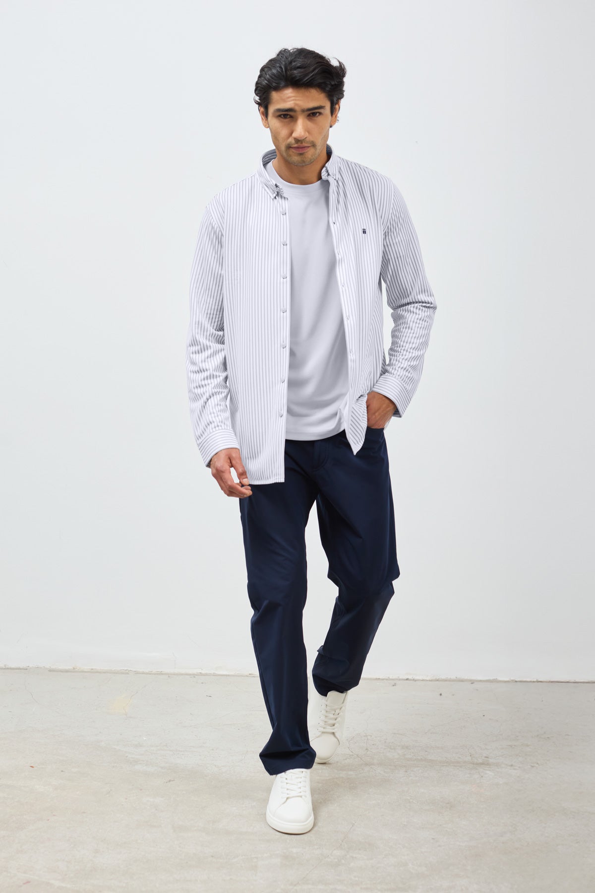 Camisa casual hombre estampado con rayas gris regular