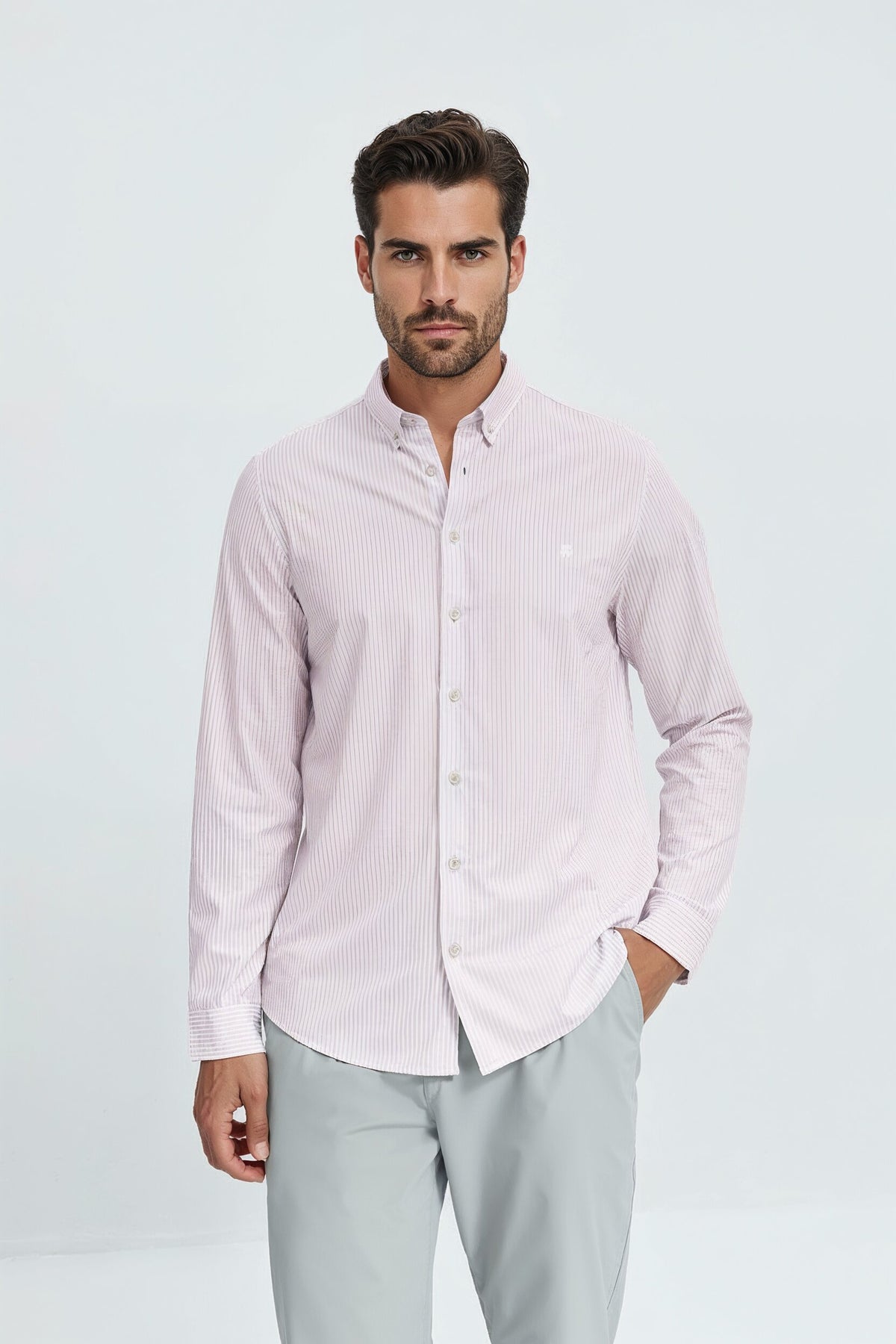 Camisa casual para homem com estampado listrado rosa, corte regular