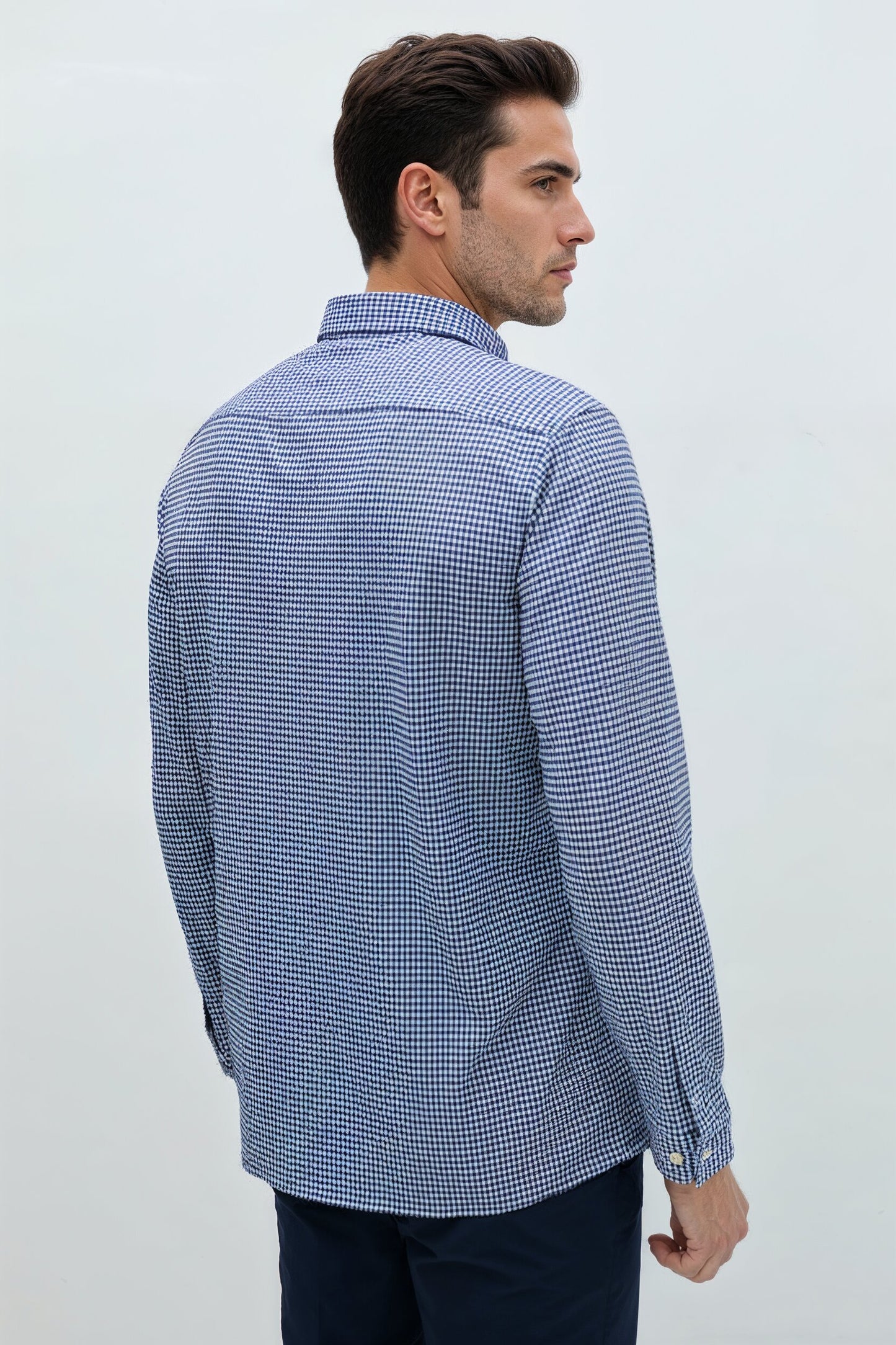 Men's casual shirt with regular navy blue print