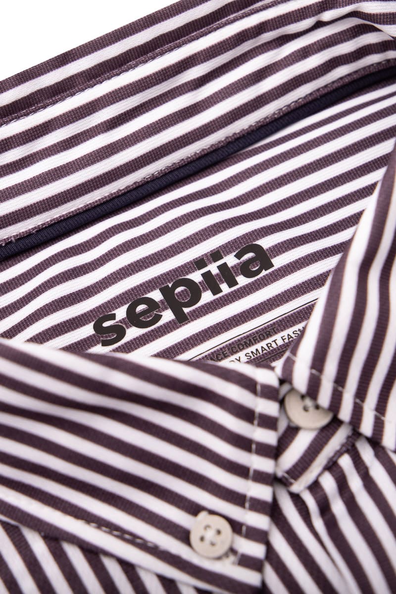 Camisa casual para homem com riscas regulares em ameixa