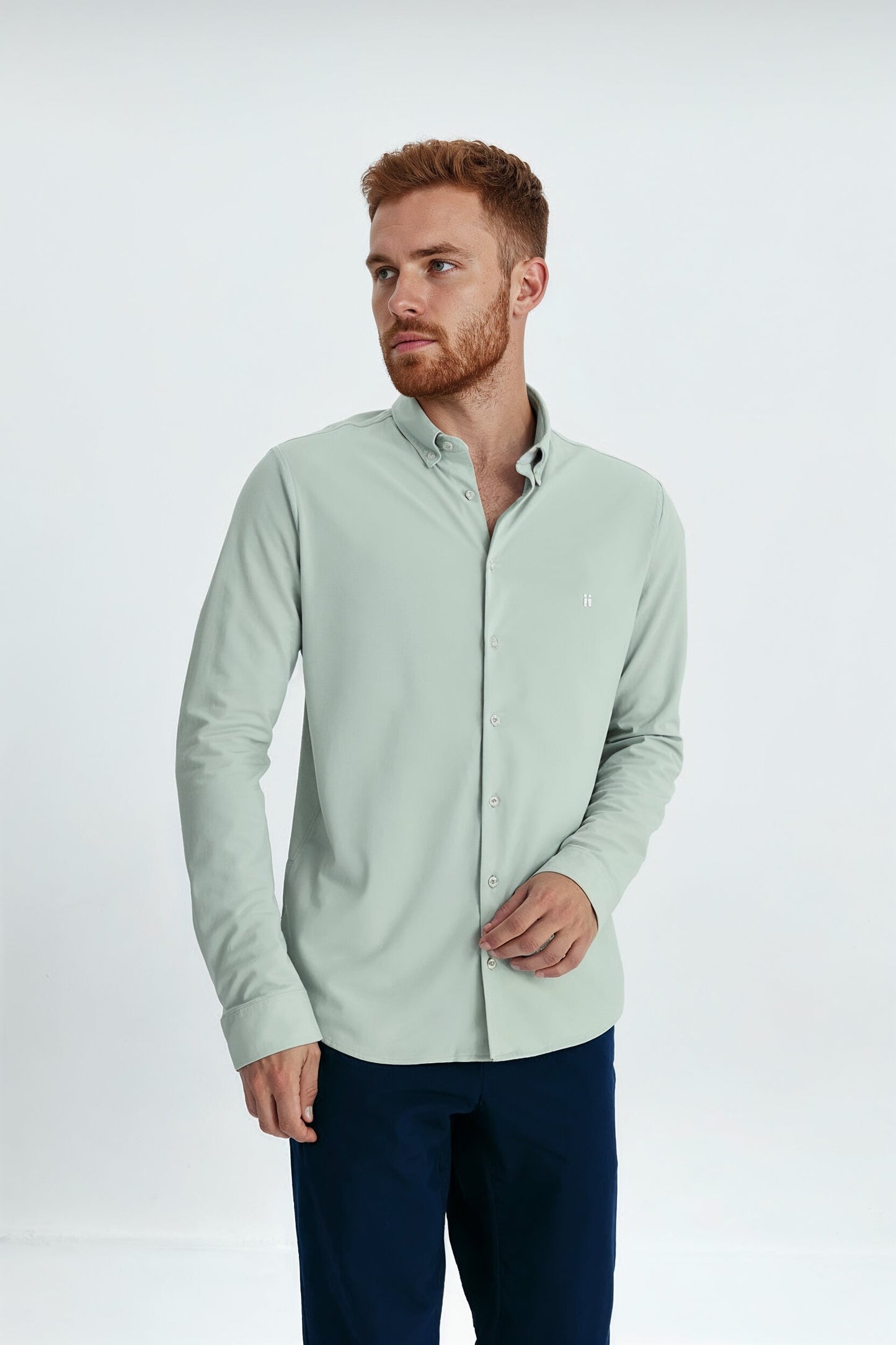 Camisa casual masculina verde leitoso regular