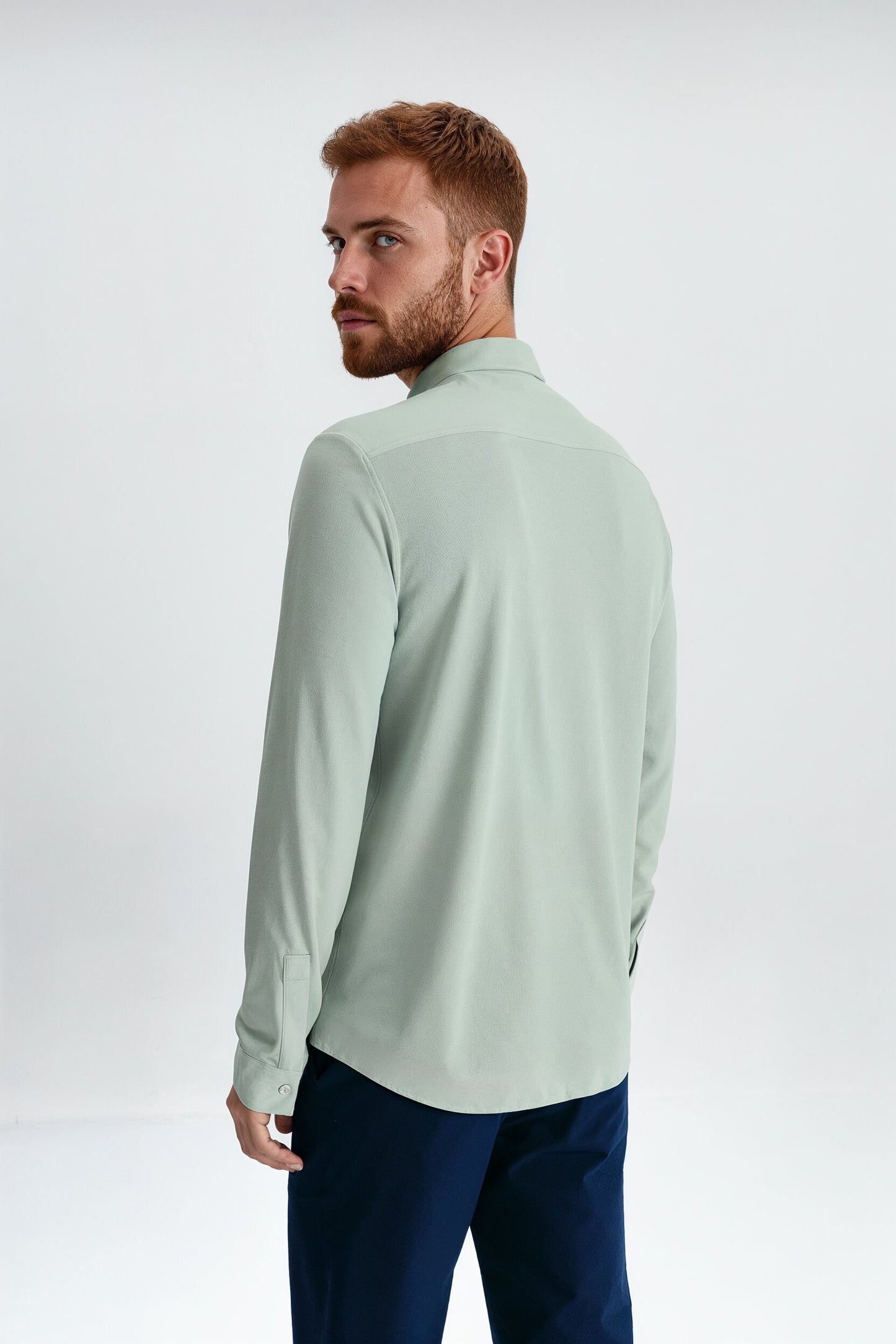 Camisa casual masculina verde leitoso regular