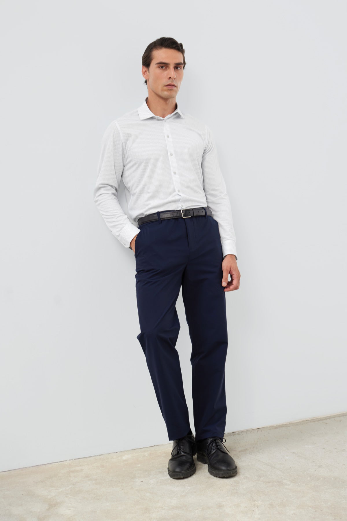 Camisa de vestir cuello cutaway hombre estampado cuadro gris regular