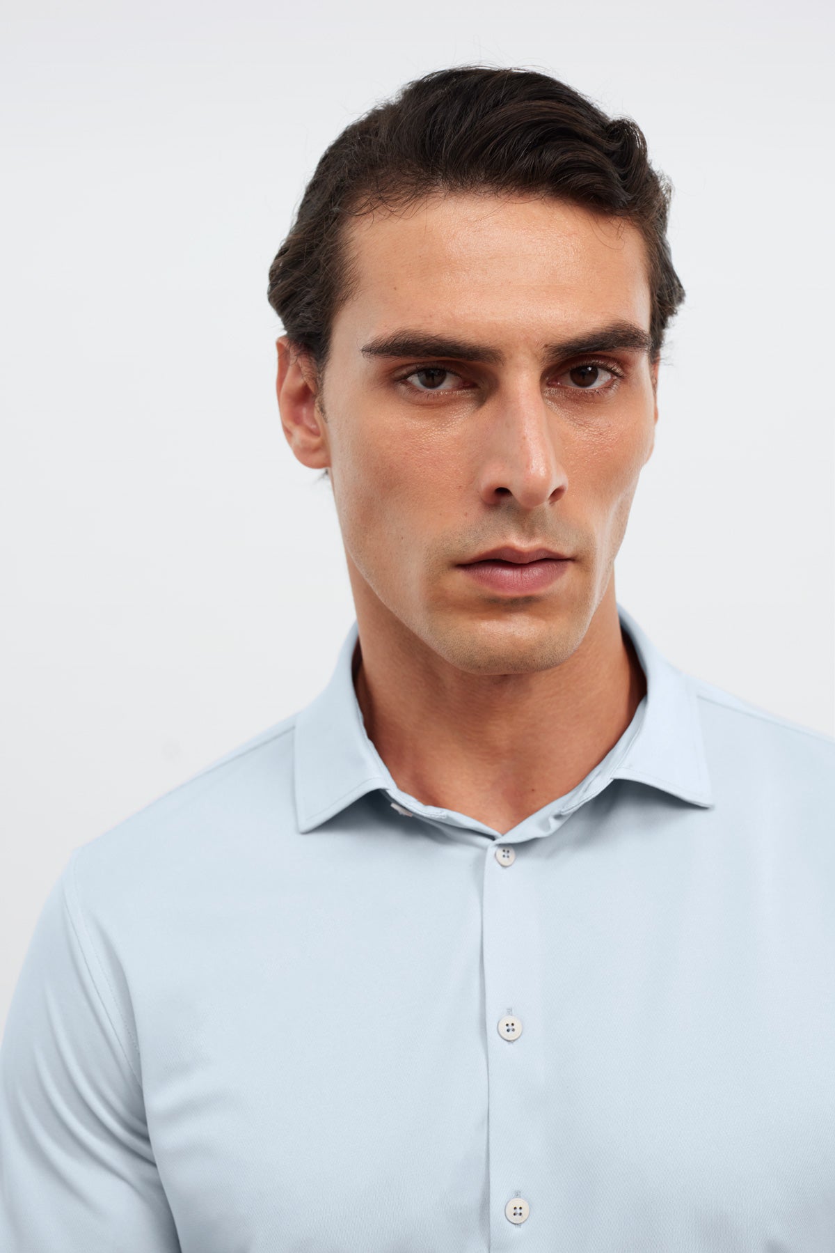 camisa de vestir celeste slim detalle 