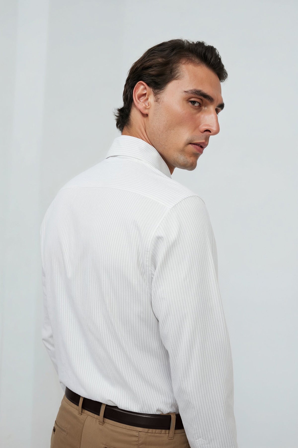 camisa de vestir rayas celeste regular luxe espalda 