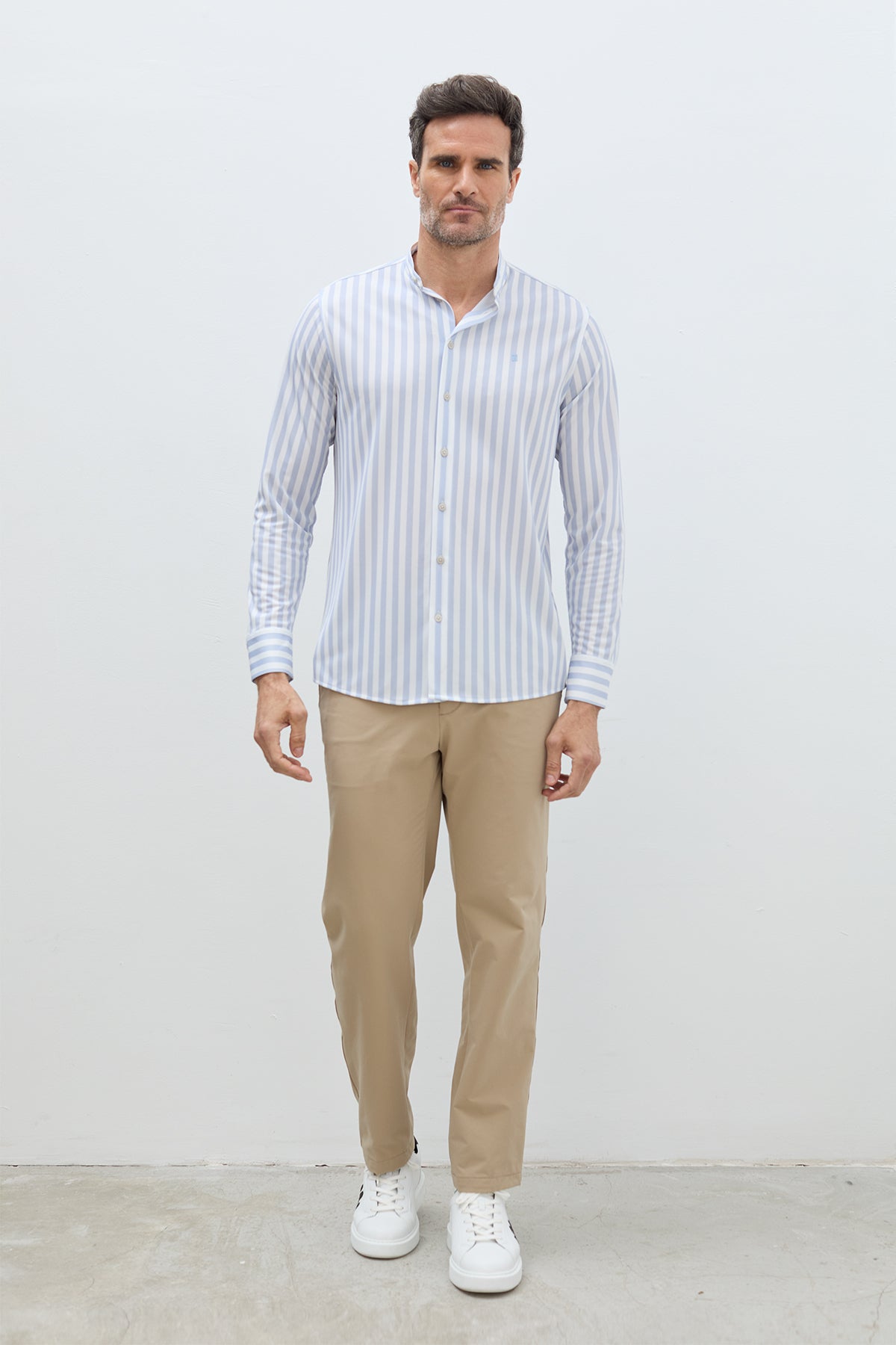 Outfit Tenis Azules Hombre Cómo Combinar Zapatos Deportivos