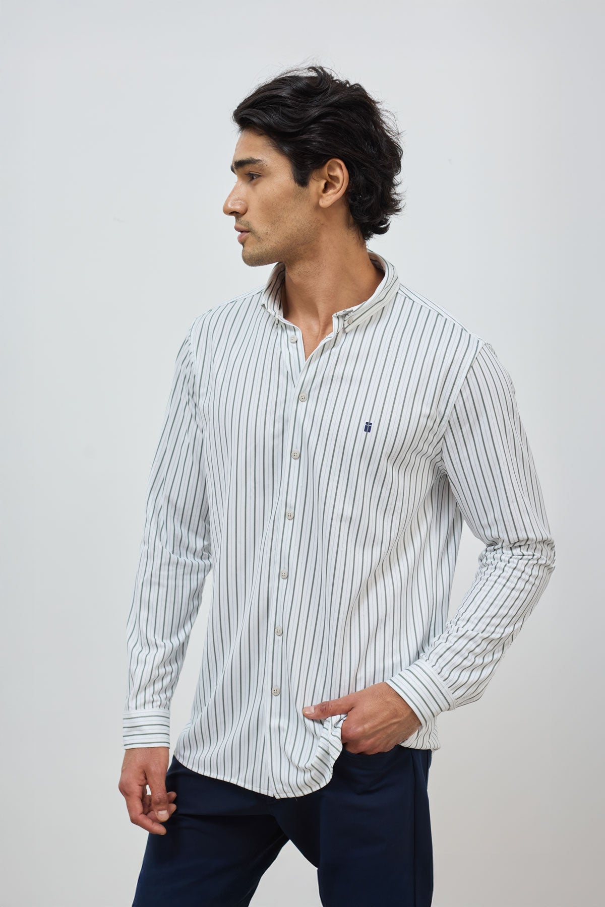 Men's casual shirt with green regular print