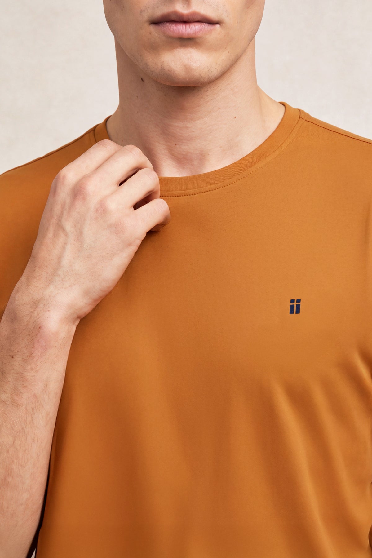 Men's round neck hazelnut Soft T-shirt