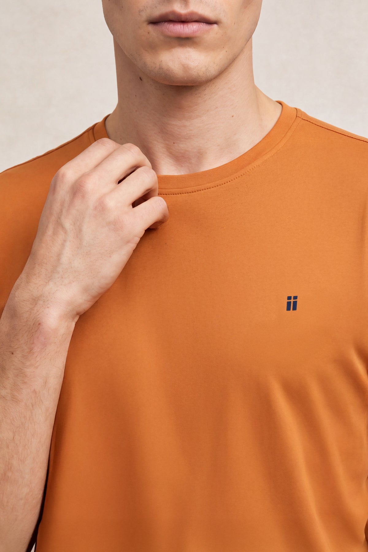 Camiseta hombre cuello redondo marron Soft