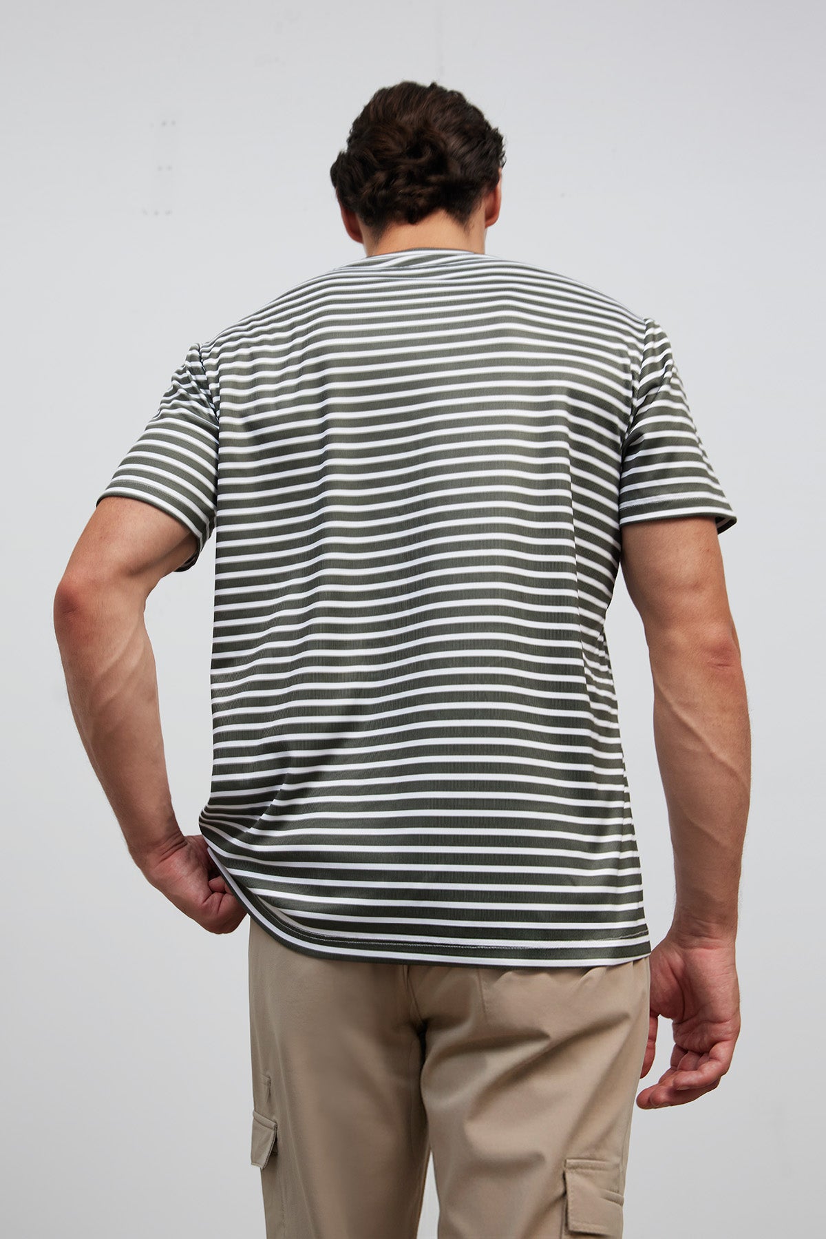 camiseta cuello redondo estampado rayas verdes soft espalda 