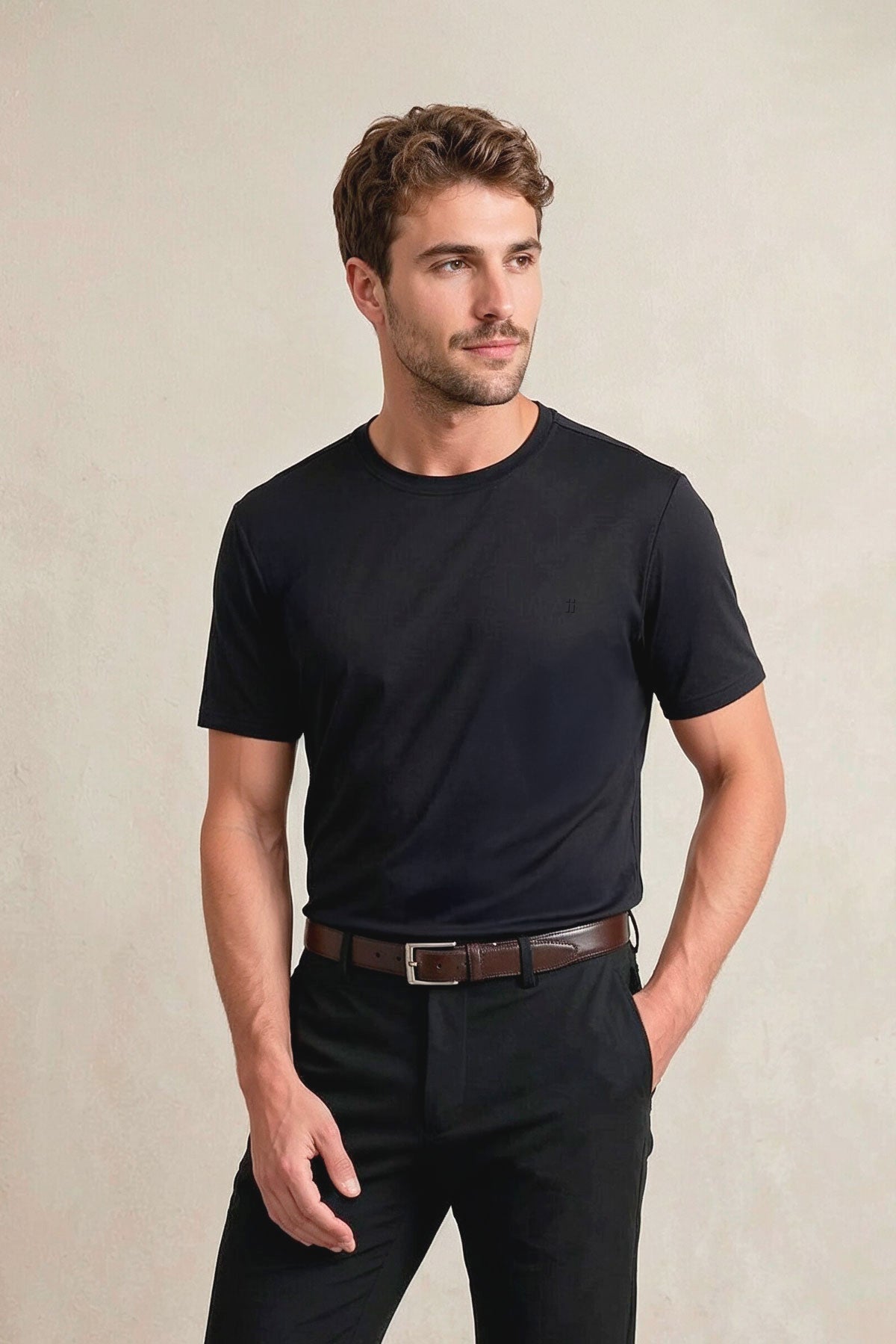 Men's black crew neck T-shirt Soft light