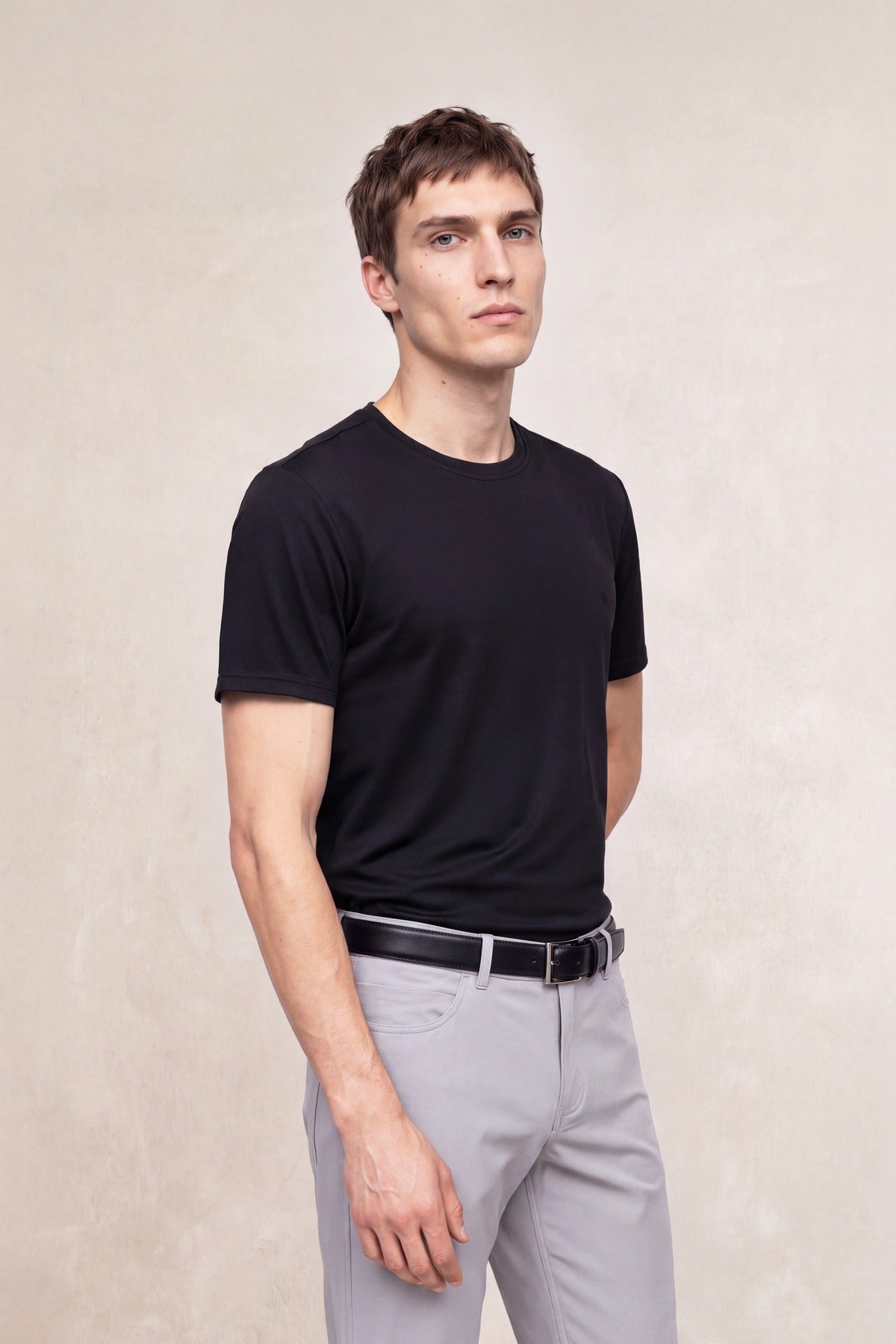 Camiseta Masculina Gola Redonda Preta Soft Light
