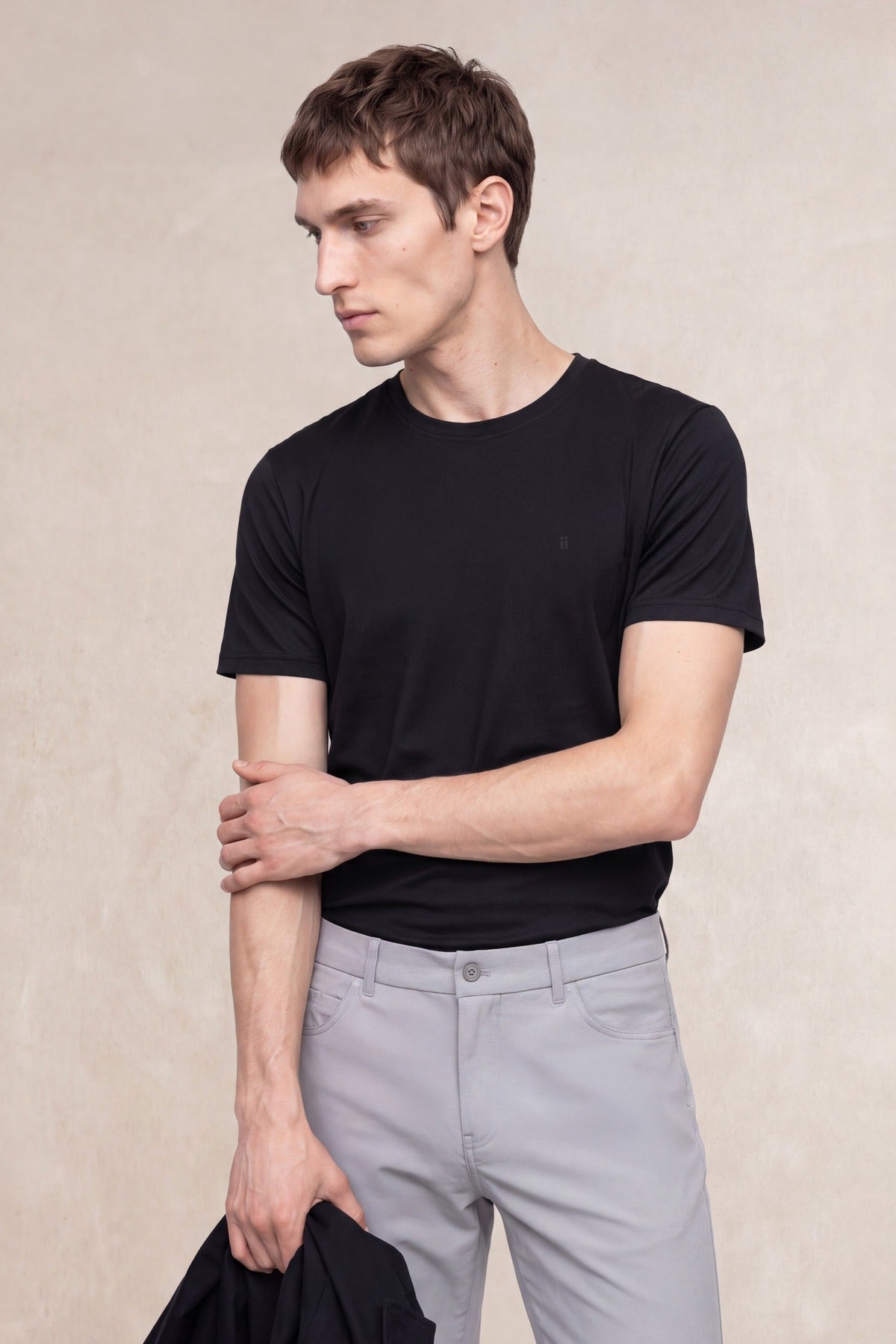 Camiseta hombre cuello redondo negro Soft light