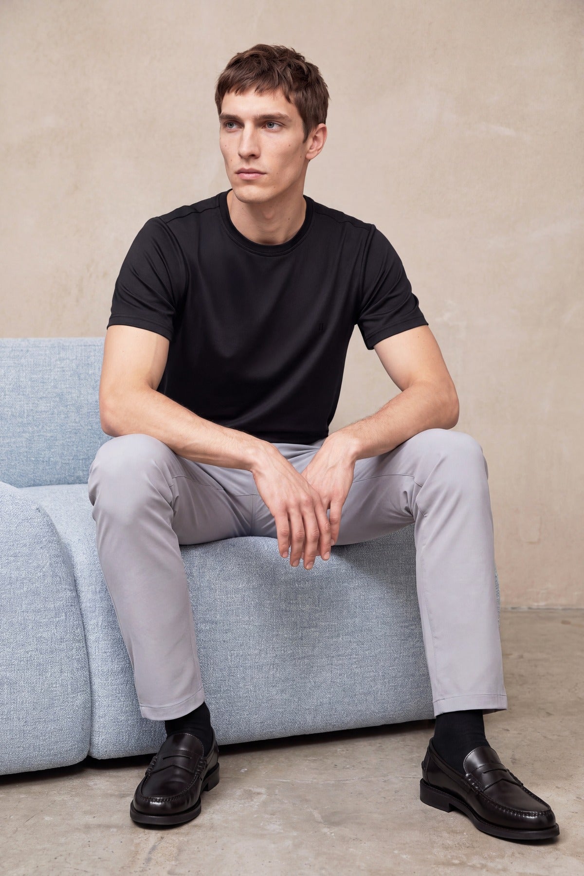 Camiseta hombre cuello redondo negro Soft light