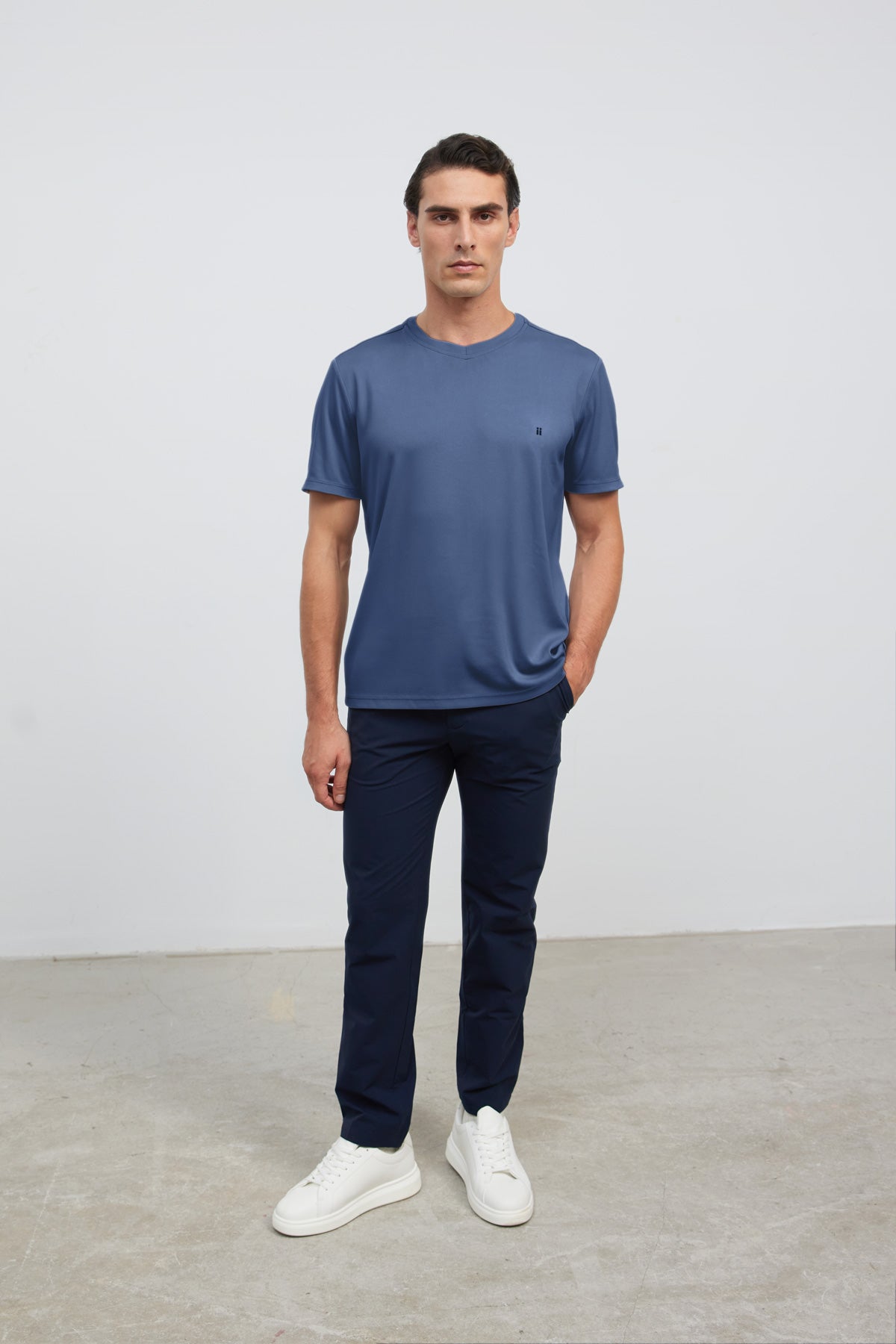 camiseta cuello v azul soft cuerpo entero 