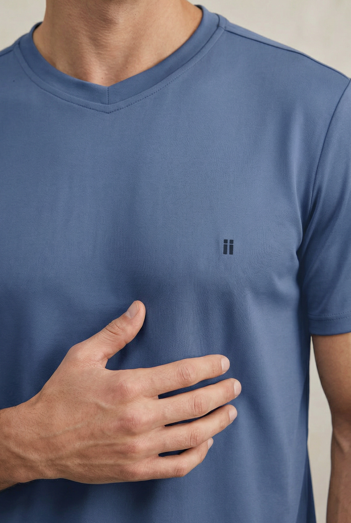 Camiseta hombre cuello v azul indigo Soft