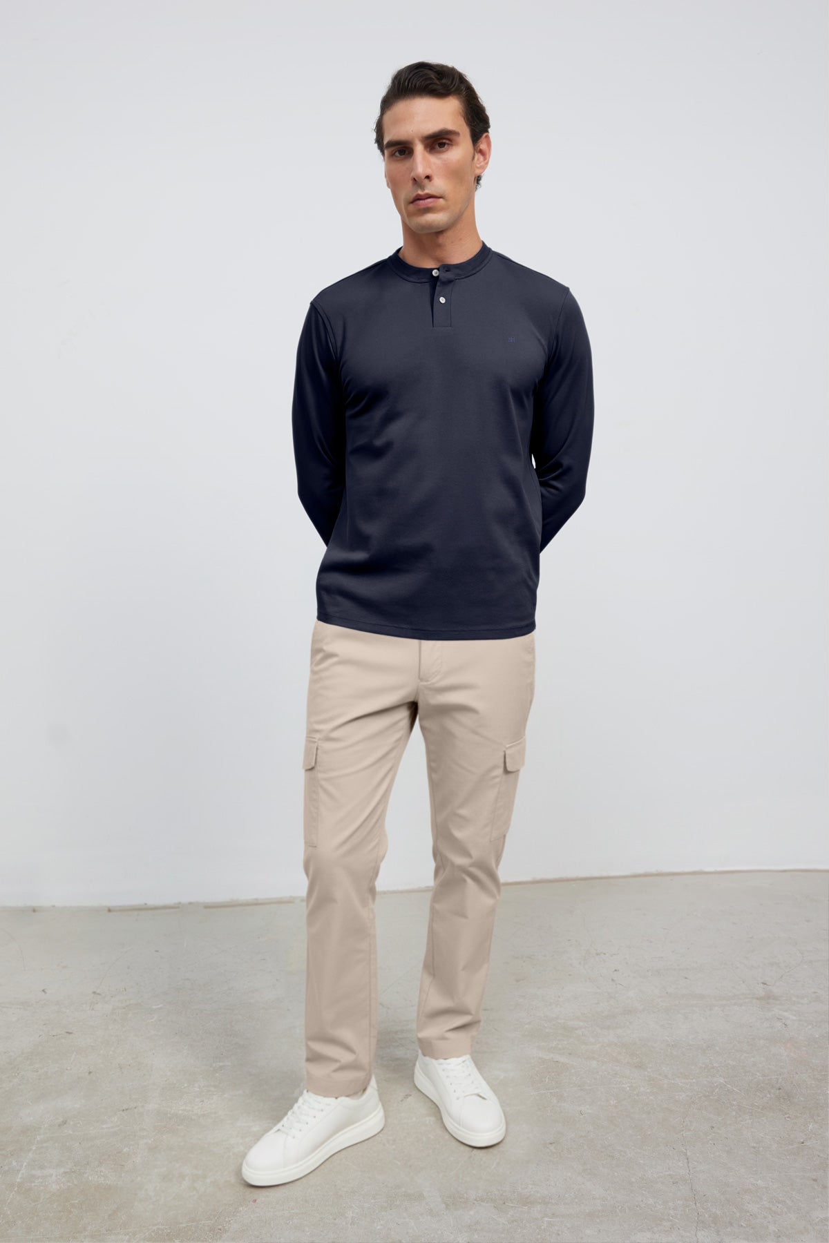 camiseta polo henley azul marino ranger cuerpo entero 