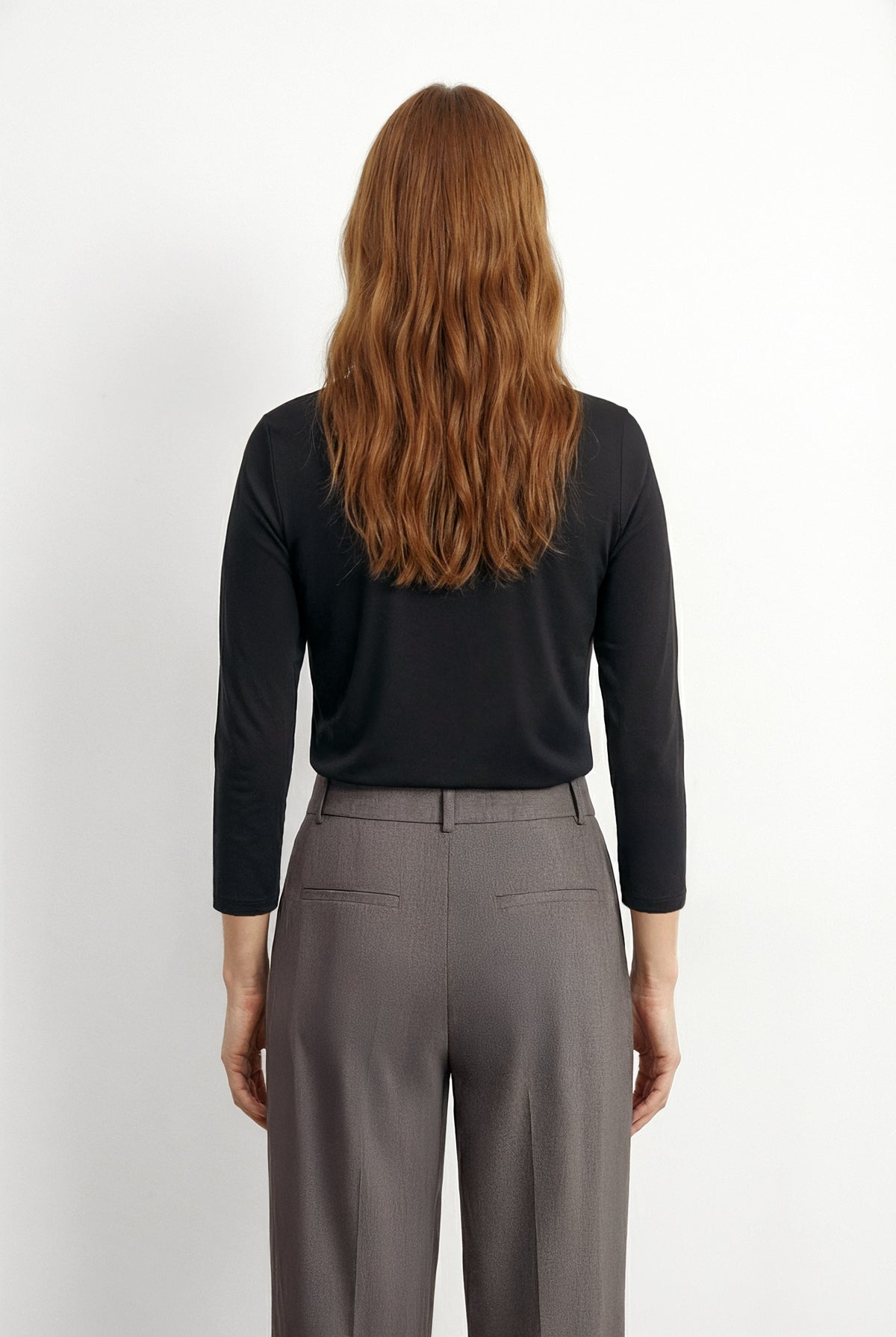 Camiseta cuello barco negra