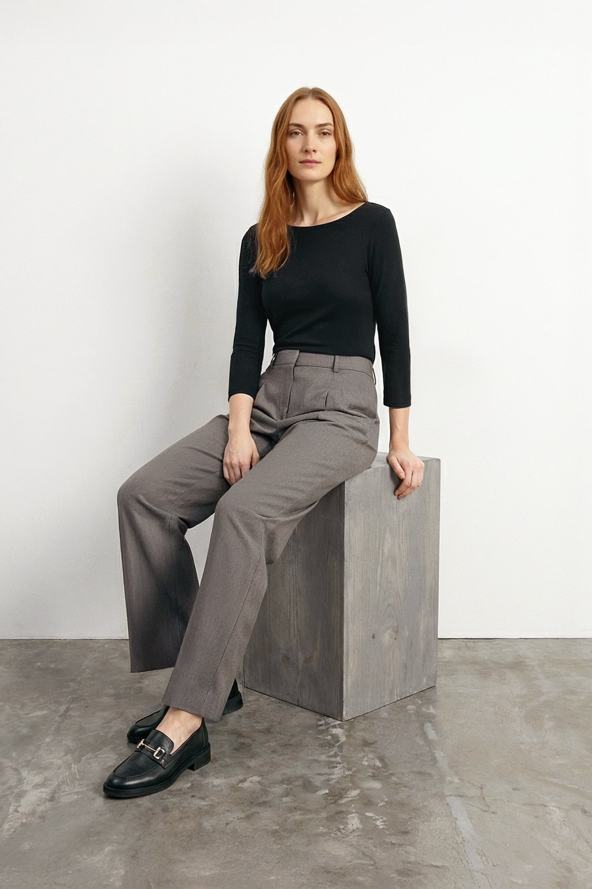 Camiseta cuello barco negra