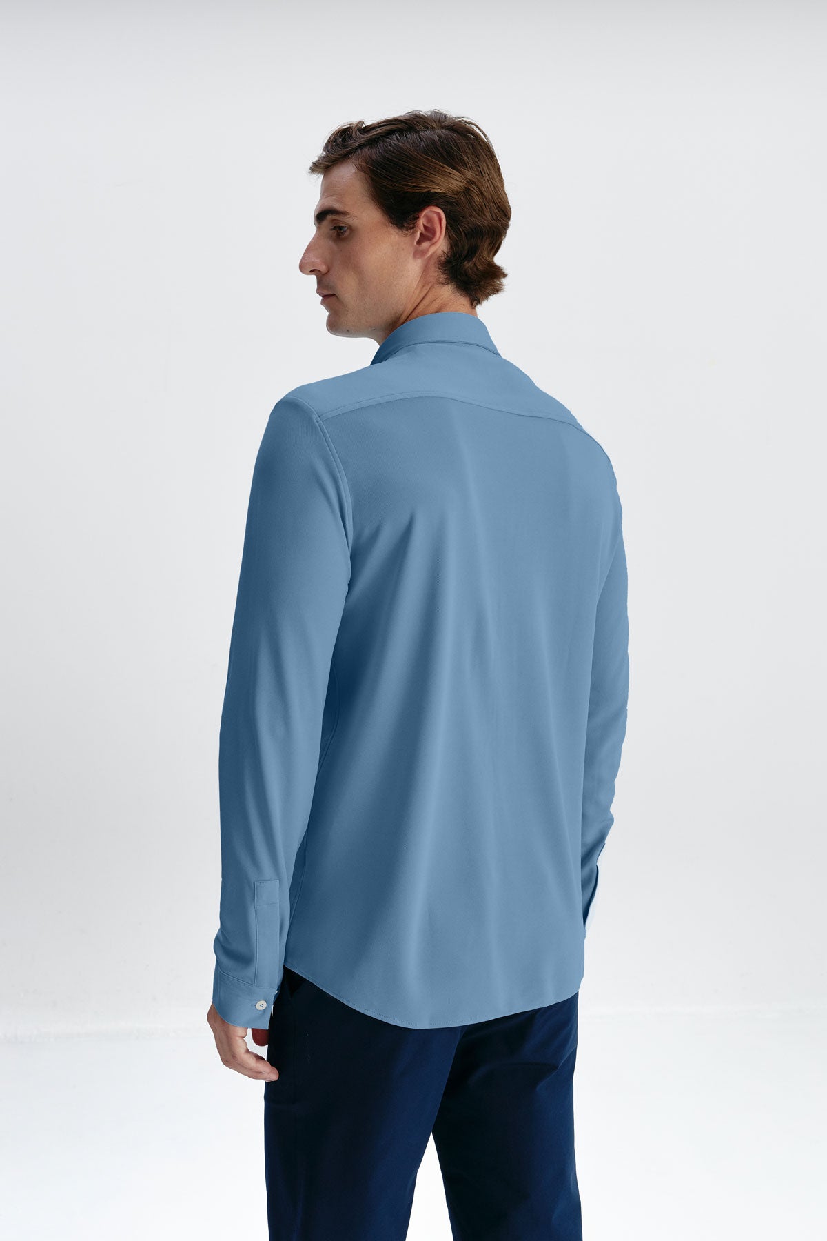 camisa azul jacaranda hombre regular espalda